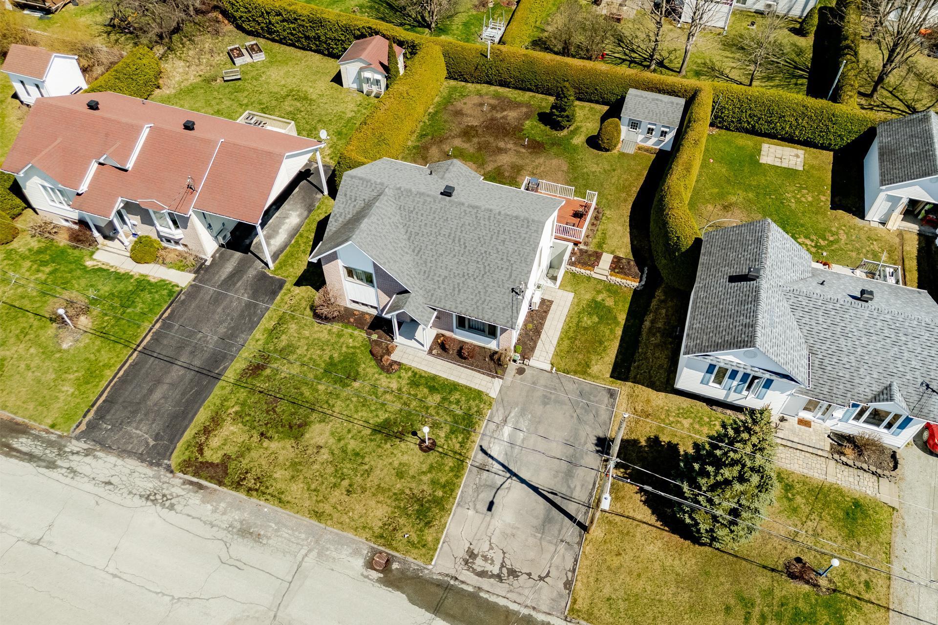 









238


Rue des Merles

,
Sherbrooke (Brompton/Rock Forest/Saint-Élie/Deauville),




QC
J1R0N3

