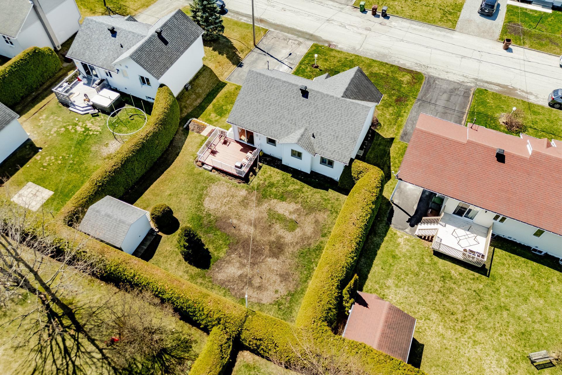 









238


Rue des Merles

,
Sherbrooke (Brompton/Rock Forest/Saint-Élie/Deauville),




QC
J1R0N3

