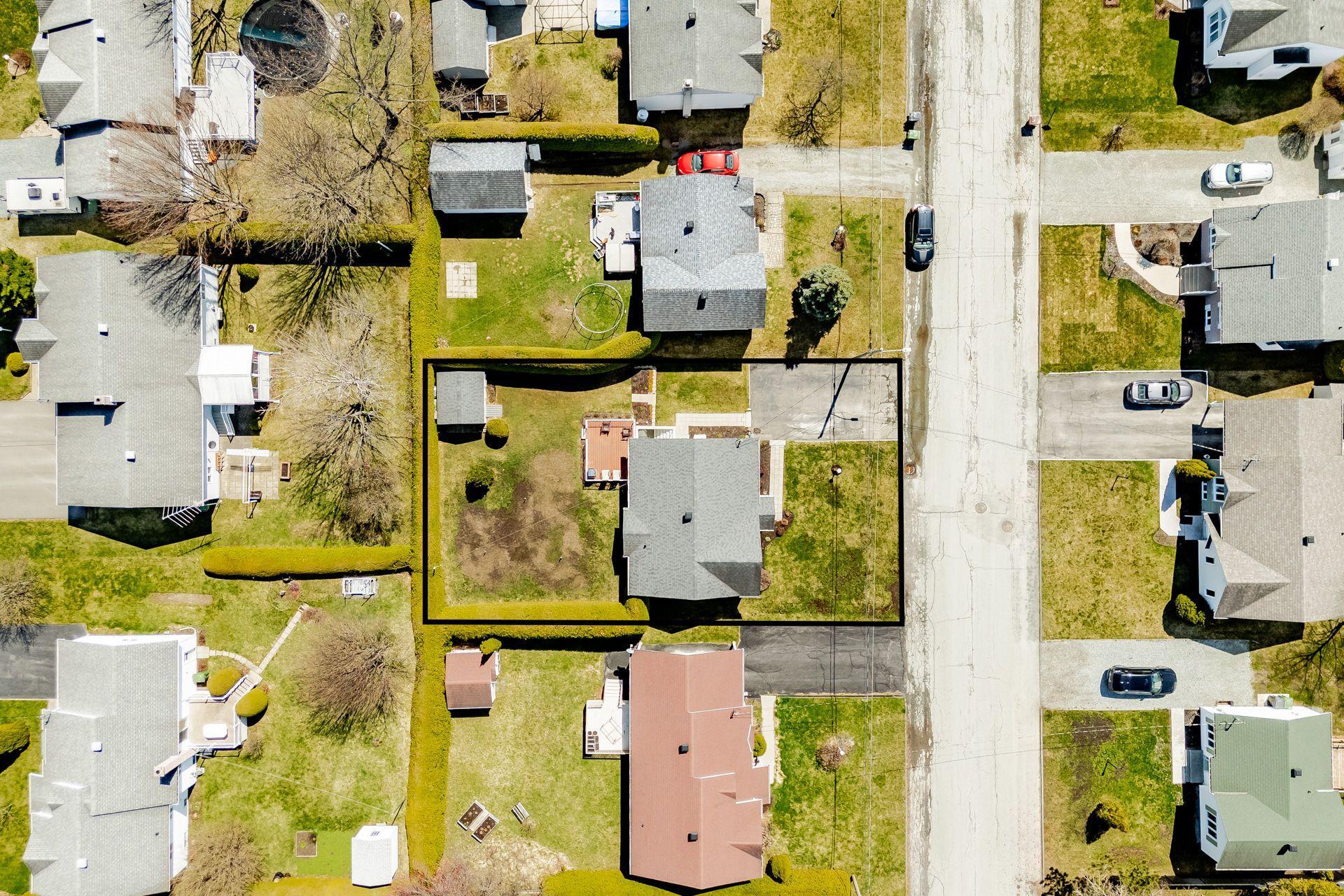 









238


Rue des Merles

,
Sherbrooke (Brompton/Rock Forest/Saint-Élie/Deauville),




QC
J1R0N3

