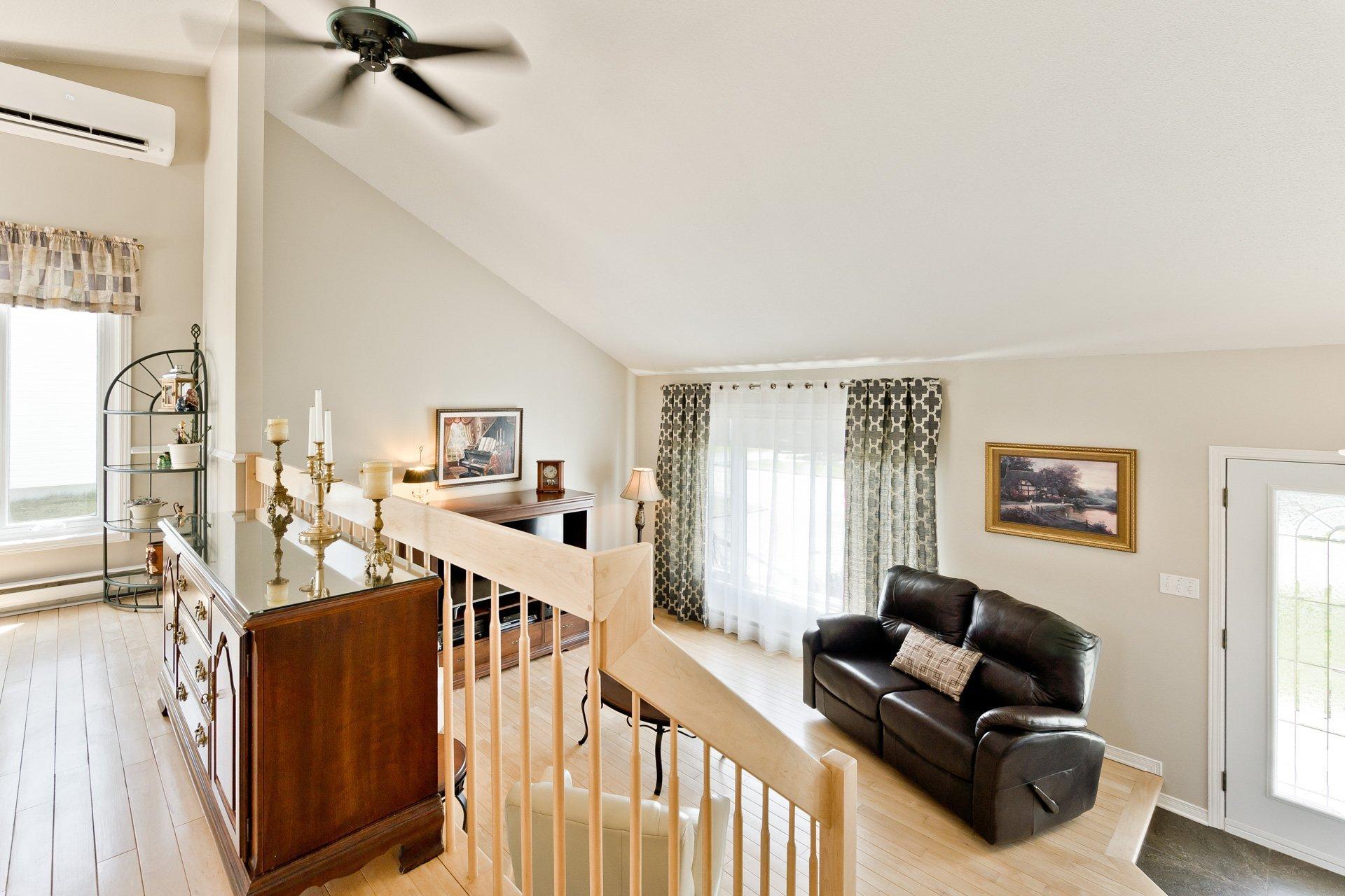 









238


Rue des Merles

,
Sherbrooke (Brompton/Rock Forest/Saint-Élie/Deauville),




QC
J1R0N3

