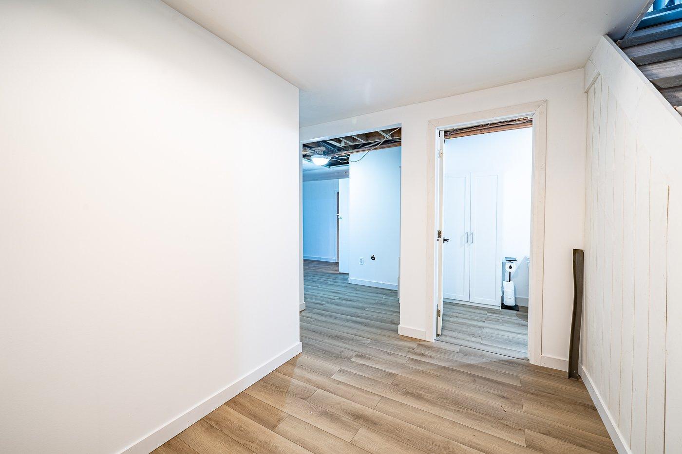 









606

 - 606A


Rue Laurier

,
Val-des-Sources,




QC
J1T2J3

