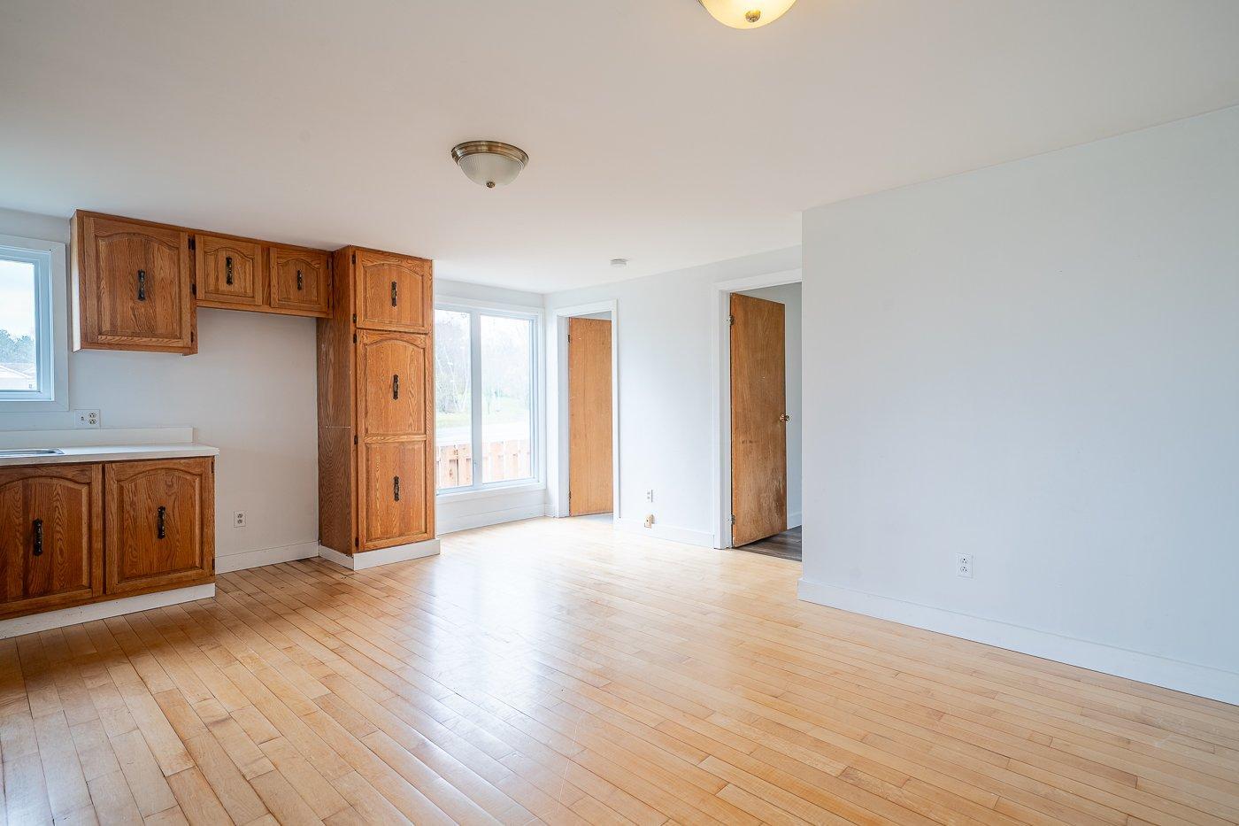 









606

 - 606A


Rue Laurier

,
Val-des-Sources,




QC
J1T2J3

