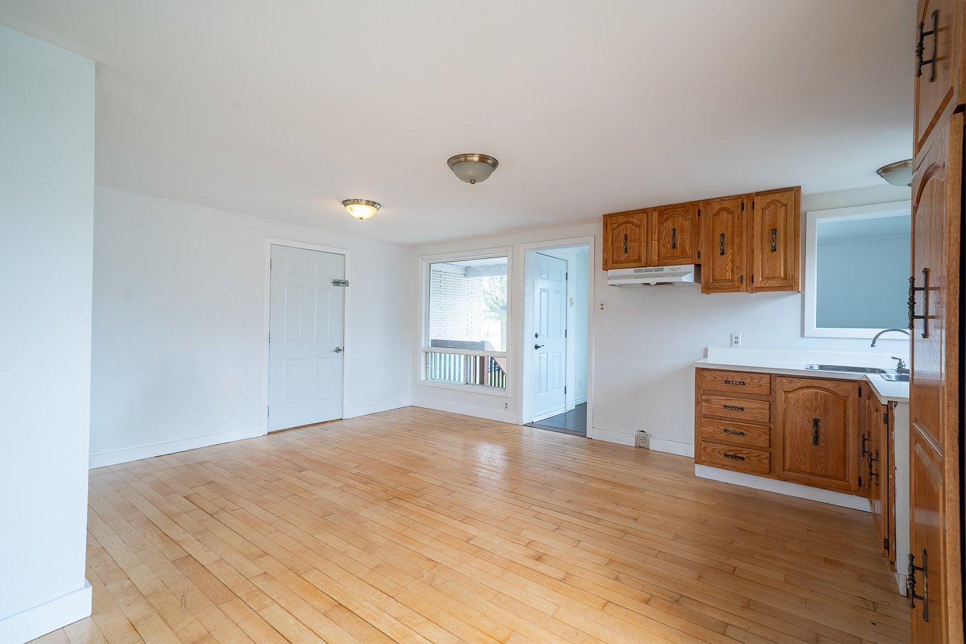 









606

 - 606A


Rue Laurier

,
Val-des-Sources,




QC
J1T2J3

