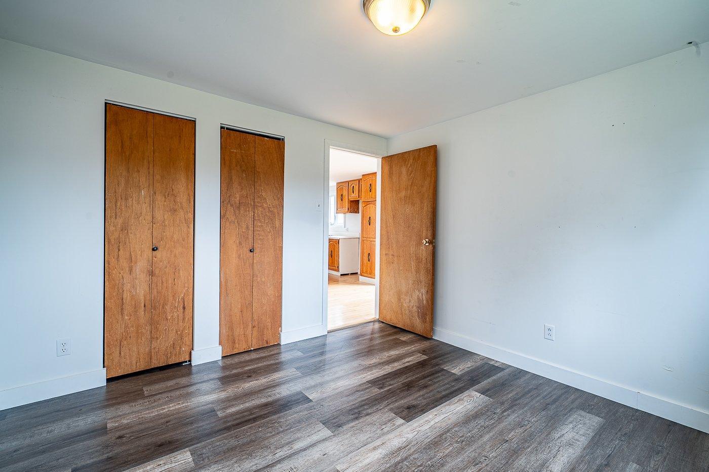 









606

 - 606A


Rue Laurier

,
Val-des-Sources,




QC
J1T2J3

