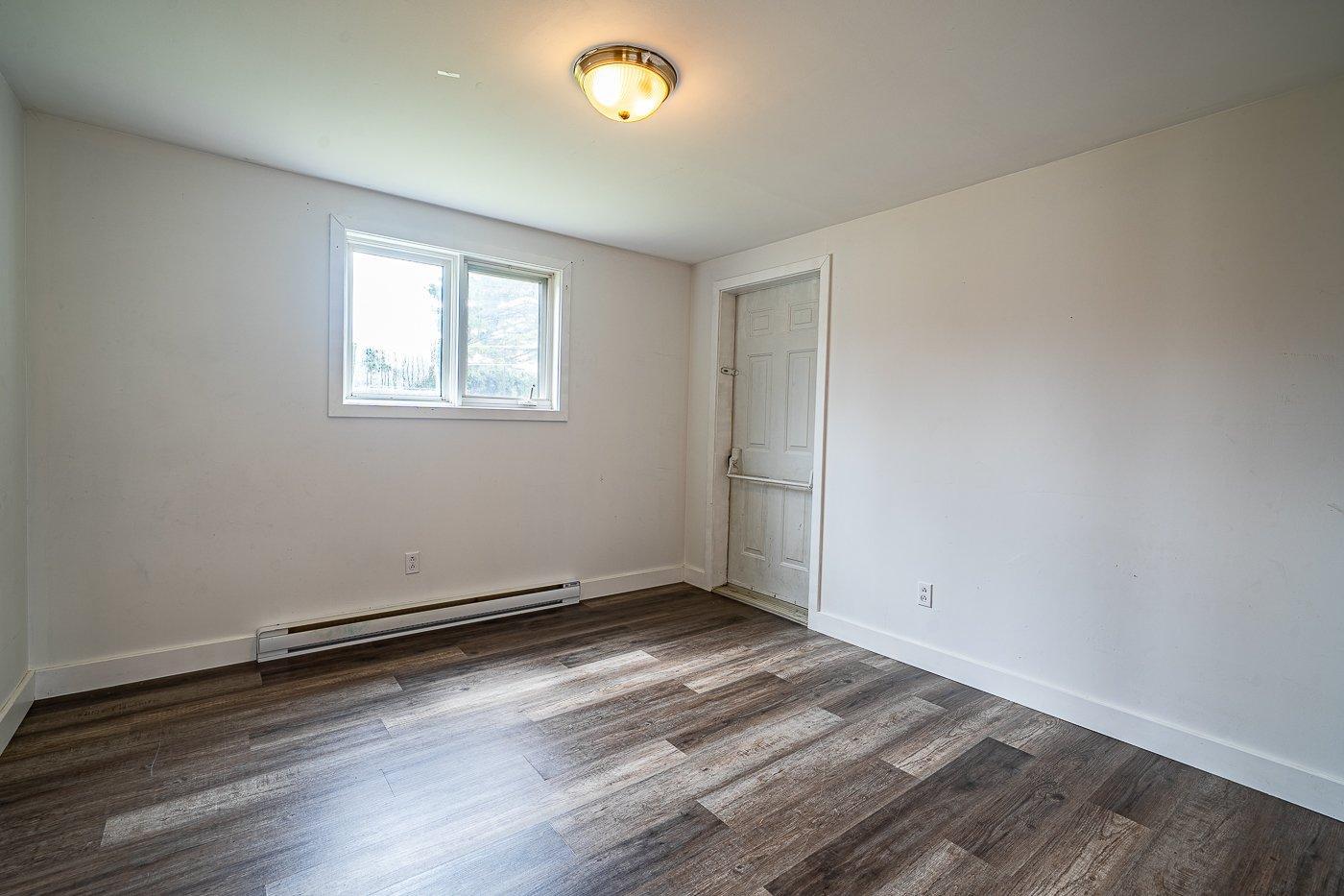 









606

 - 606A


Rue Laurier

,
Val-des-Sources,




QC
J1T2J3

