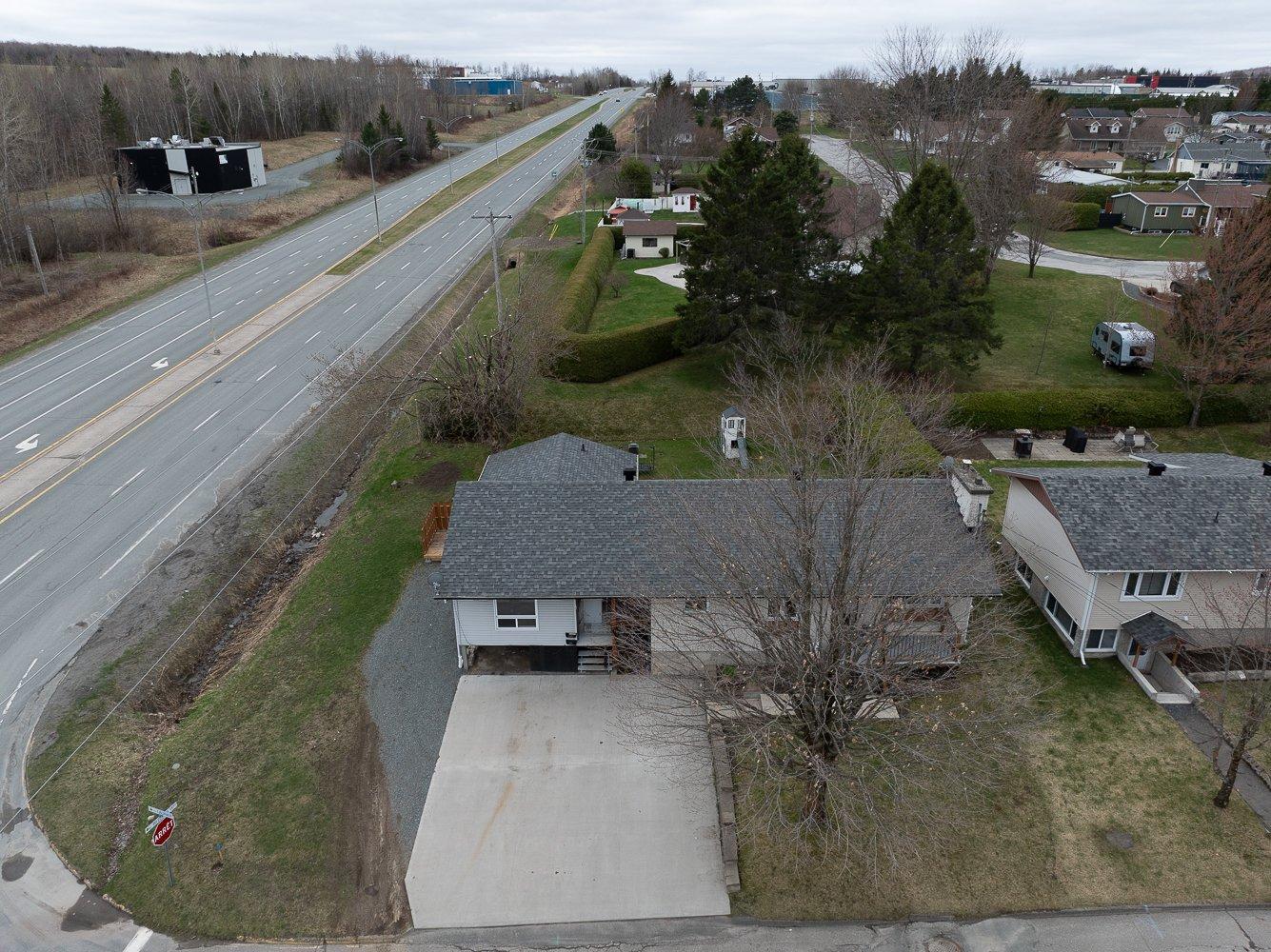 









606

 - 606A


Rue Laurier

,
Val-des-Sources,




QC
J1T2J3

