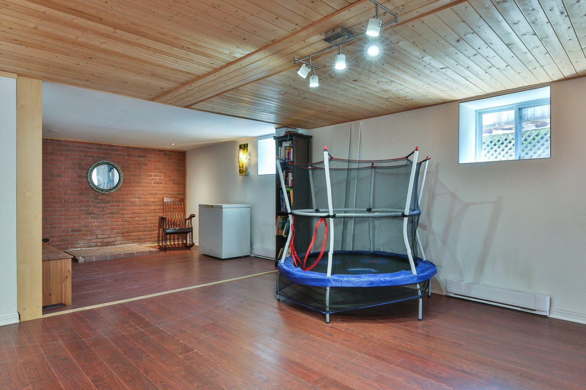 









135


Rue Daignault

,
Saint-Jean-sur-Richelieu,




QC
J2W2E6


