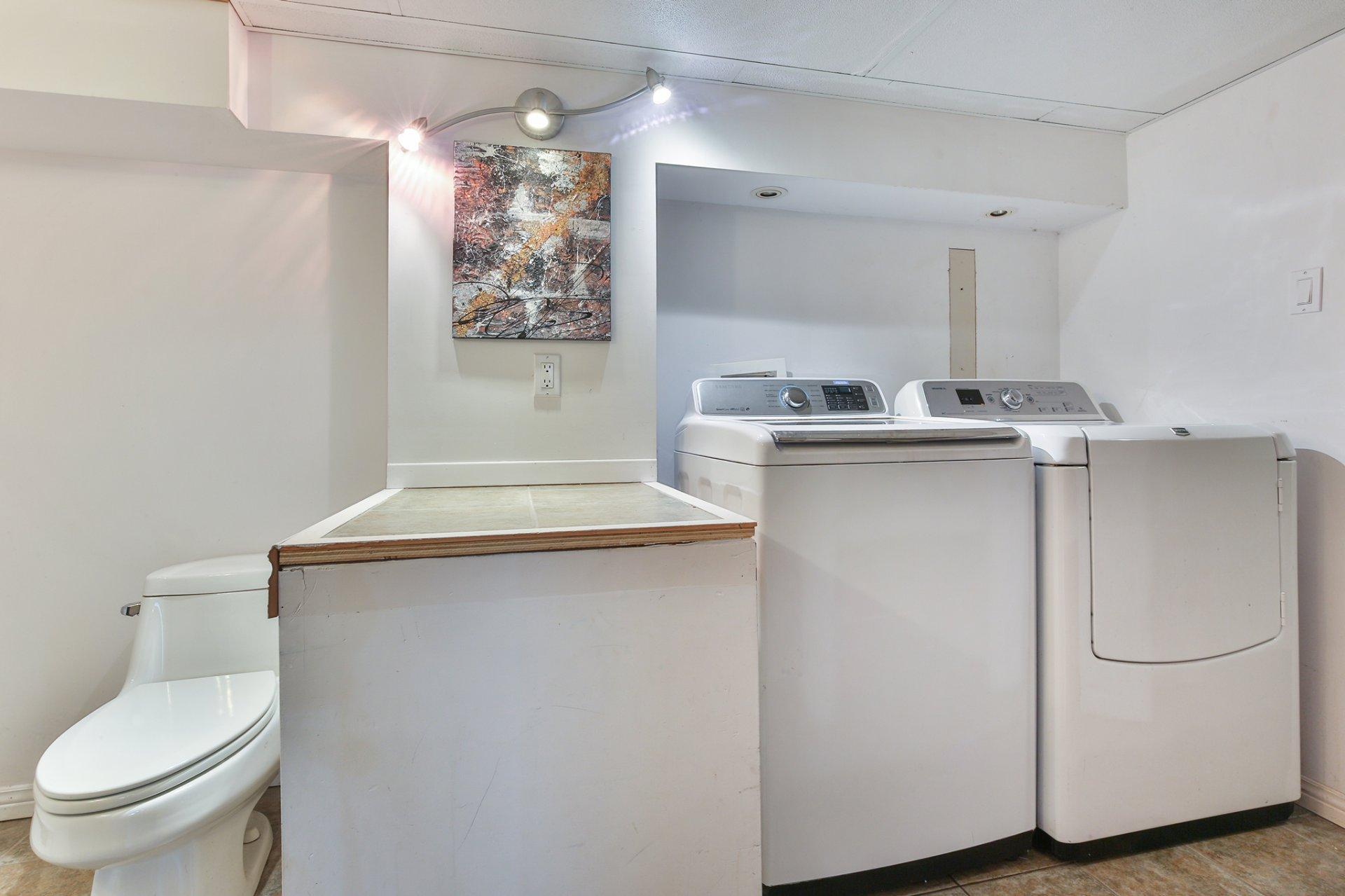 









135


Rue Daignault

,
Saint-Jean-sur-Richelieu,




QC
J2W2E6

