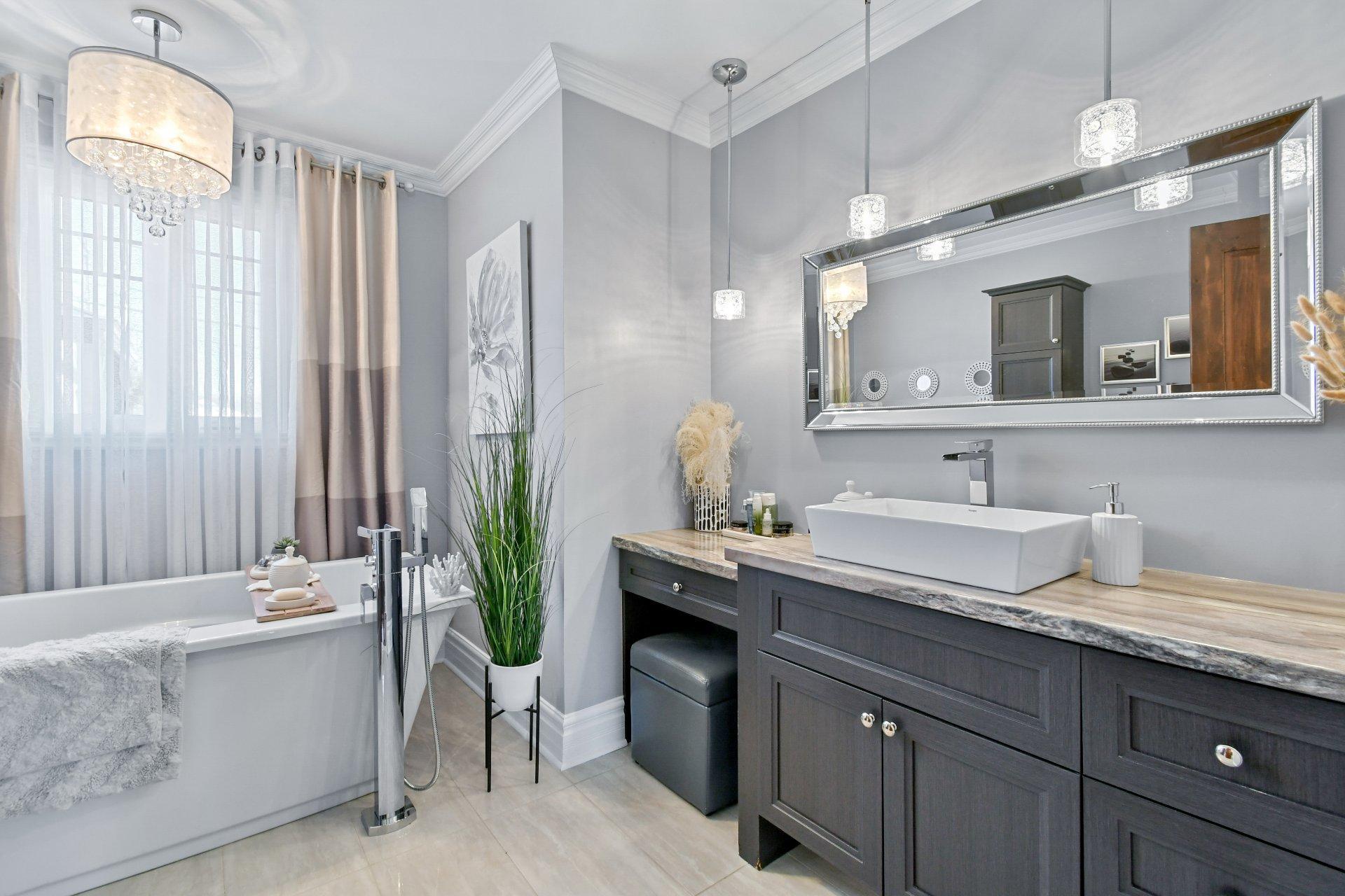 









4605


Rue de La Tesserie

,
Terrebonne (Terrebonne),




QC
J6X1P9

