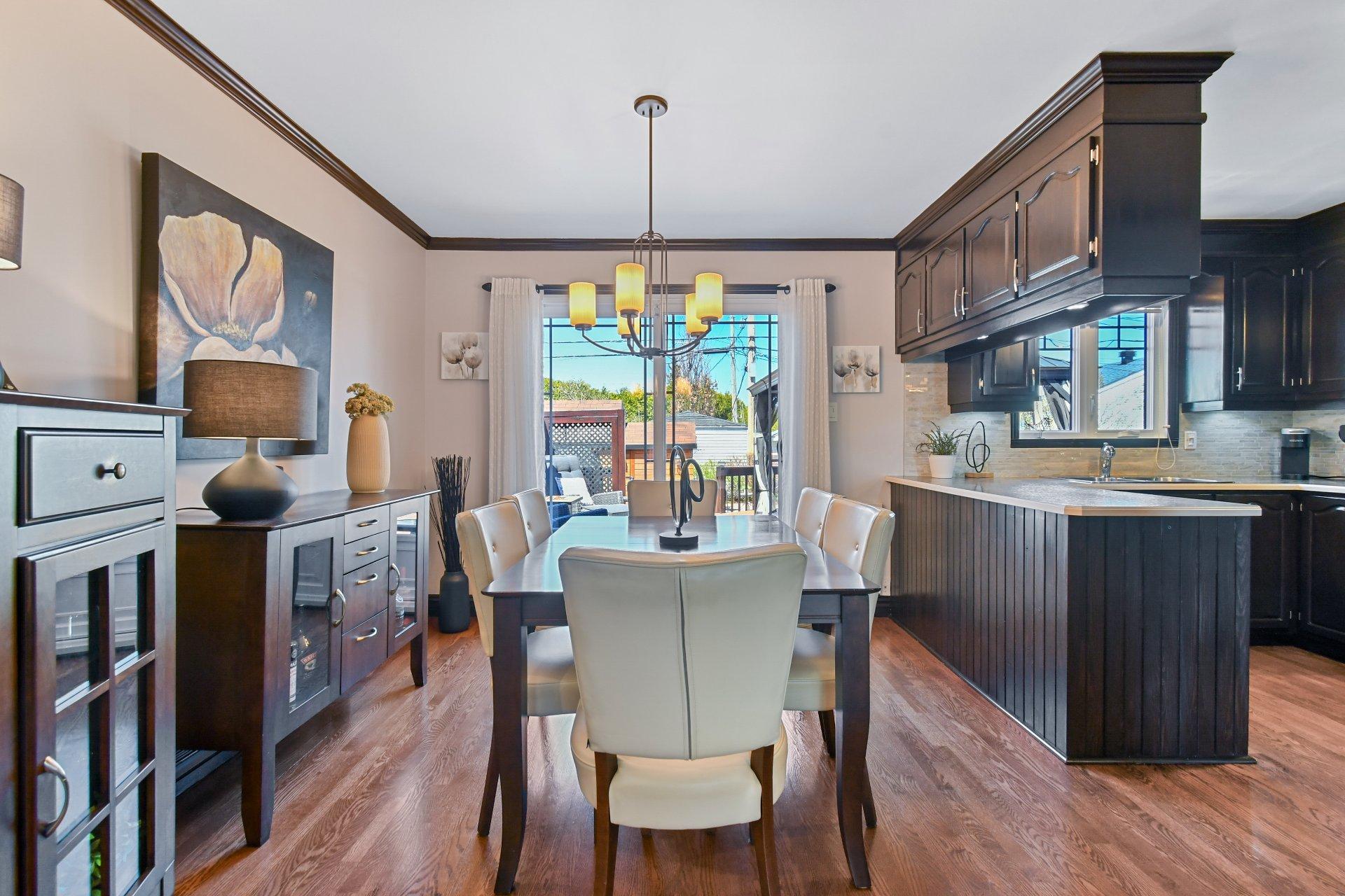 









4605


Rue de La Tesserie

,
Terrebonne (Terrebonne),




QC
J6X1P9

