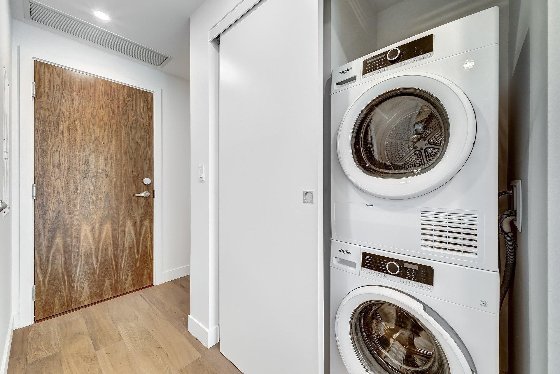 









1500


Boul. René-Lévesque O.

, 1107,
Montréal (Ville-Marie),




QC
H3G0H6


