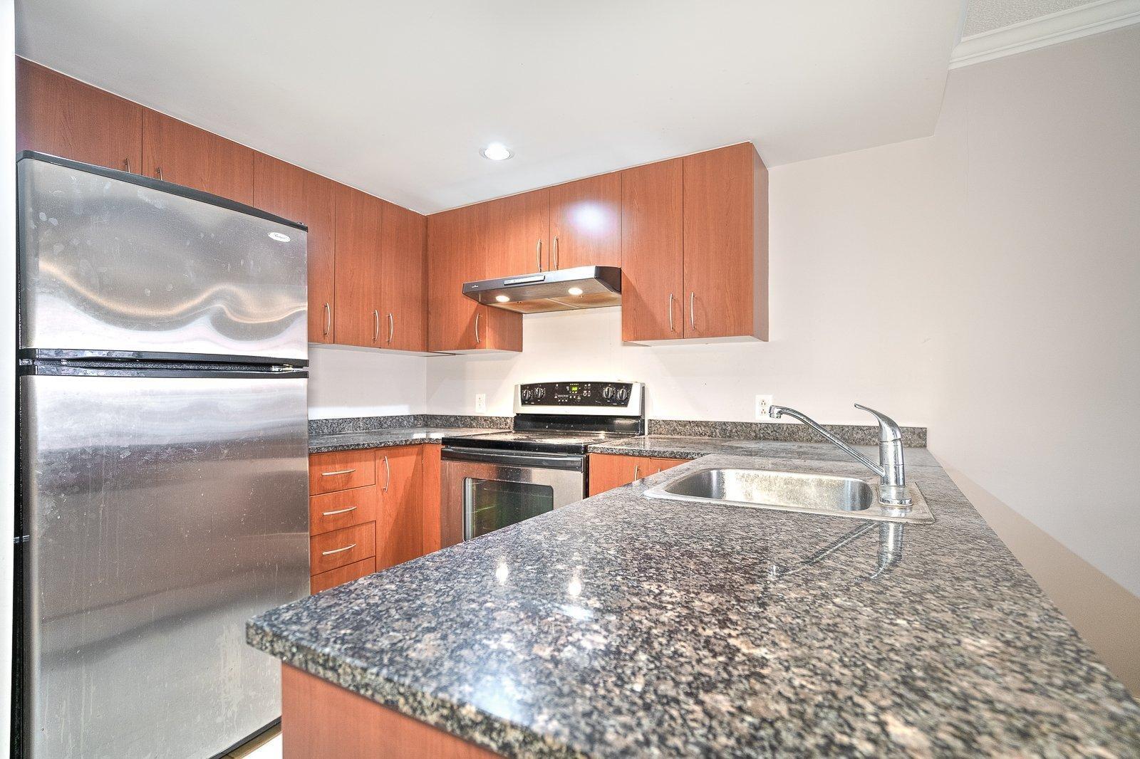 









88


Rue Charlotte

, 414,
Montréal (Ville-Marie),




QC
H2X4E2

