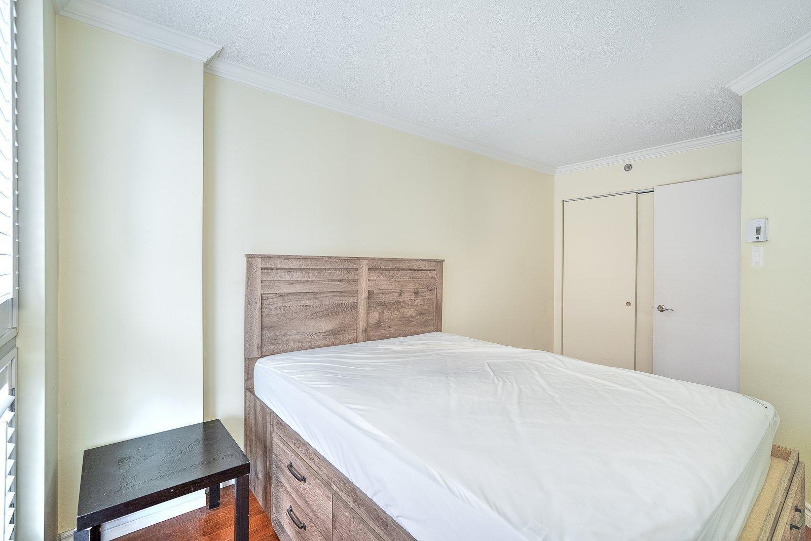 









88


Rue Charlotte

, 414,
Montréal (Ville-Marie),




QC
H2X4E2

