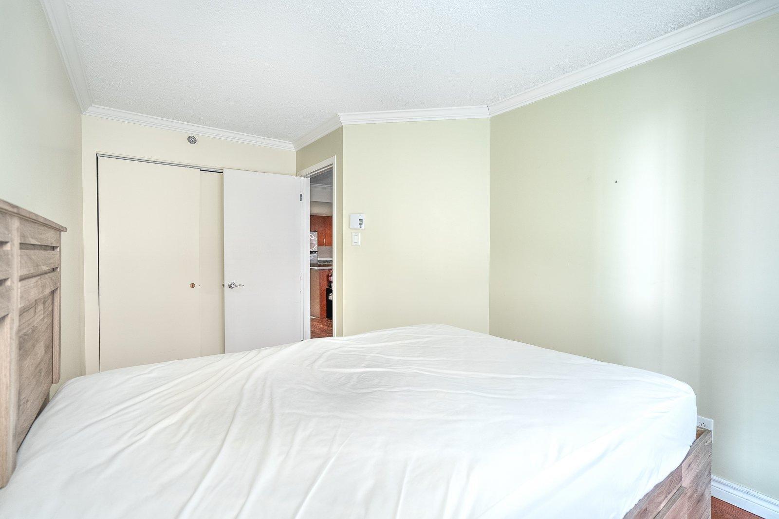 









88


Rue Charlotte

, 414,
Montréal (Ville-Marie),




QC
H2X4E2

