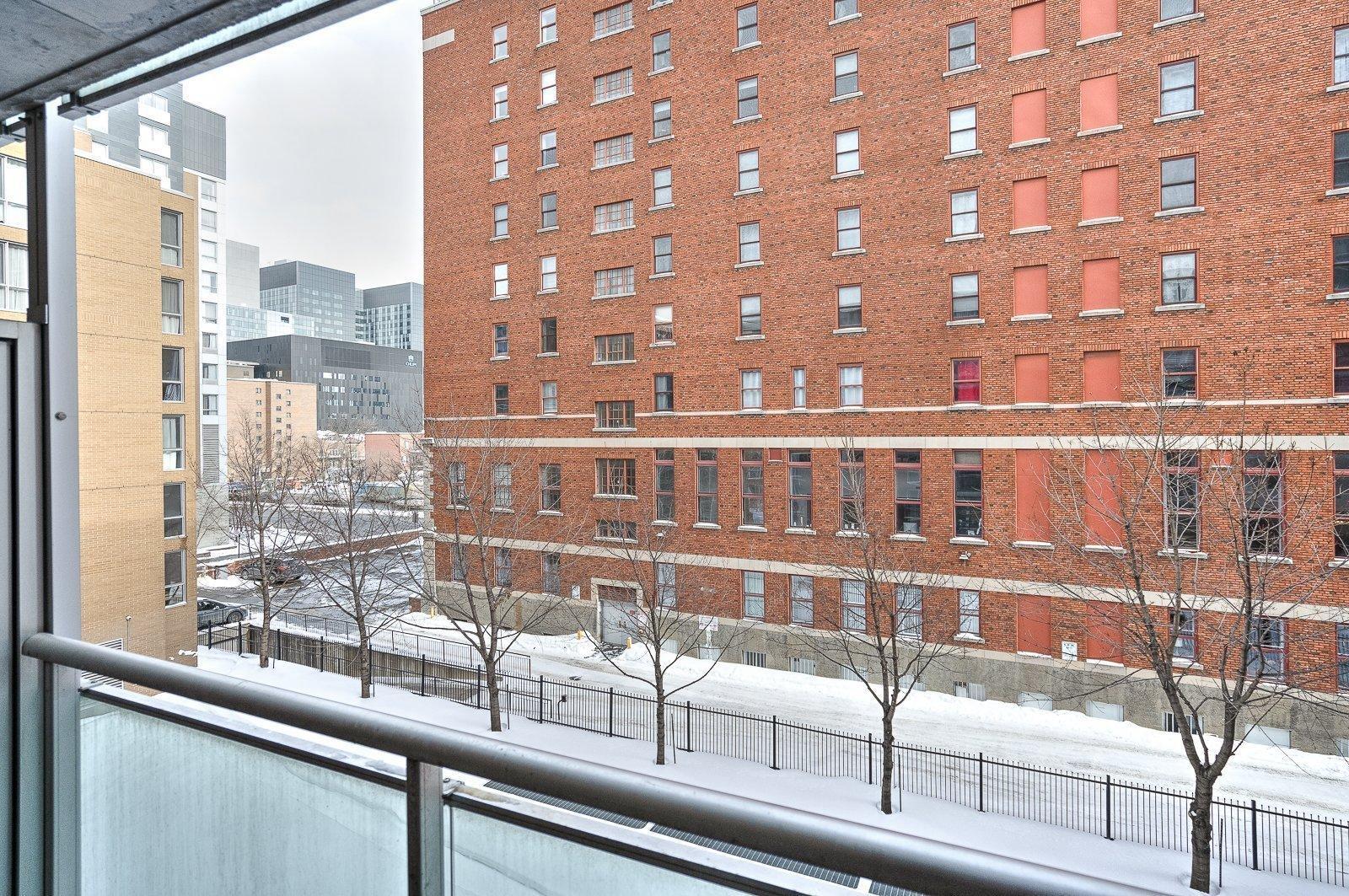 









88


Rue Charlotte

, 414,
Montréal (Ville-Marie),




QC
H2X4E2

