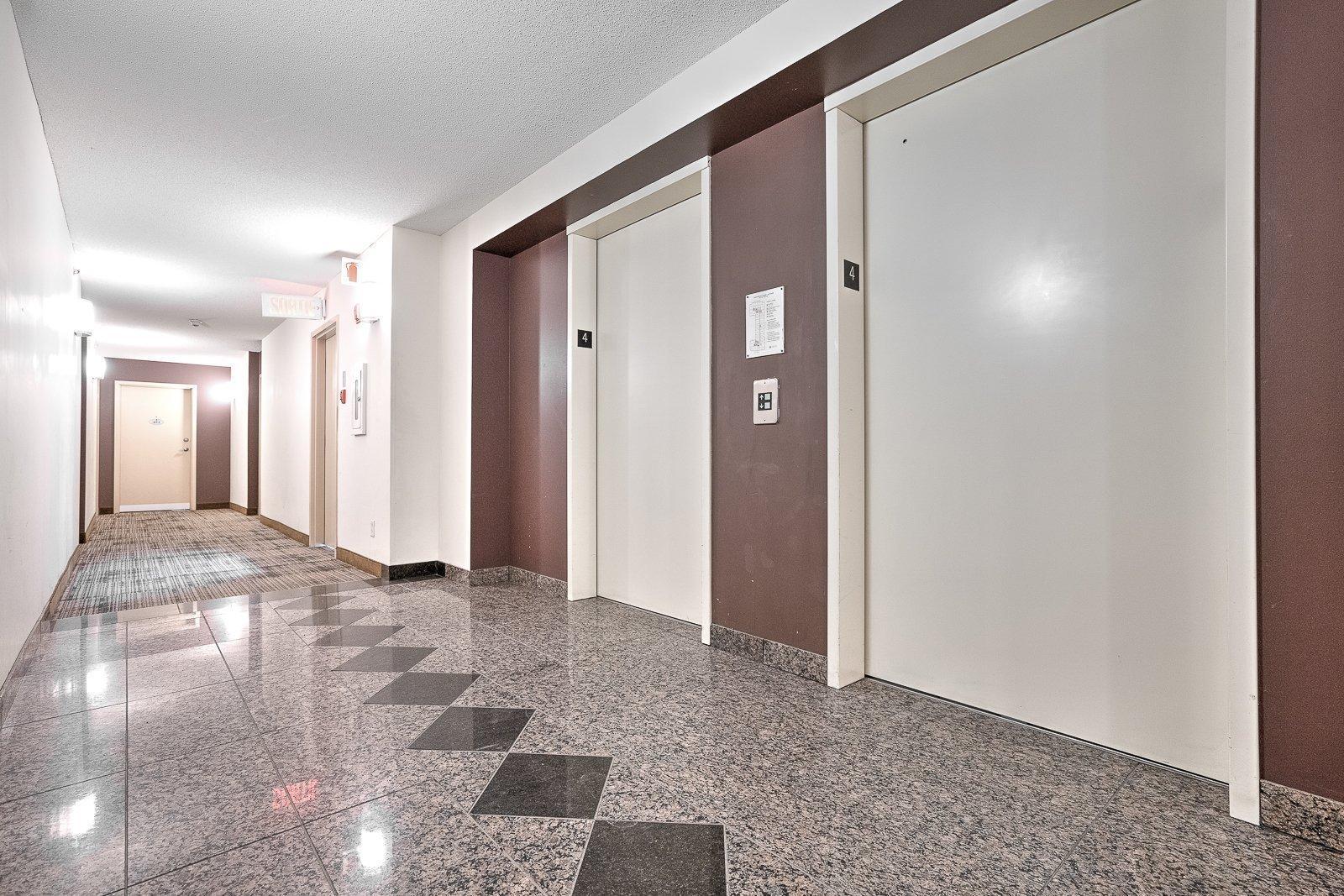 









88


Rue Charlotte

, 414,
Montréal (Ville-Marie),




QC
H2X4E2

