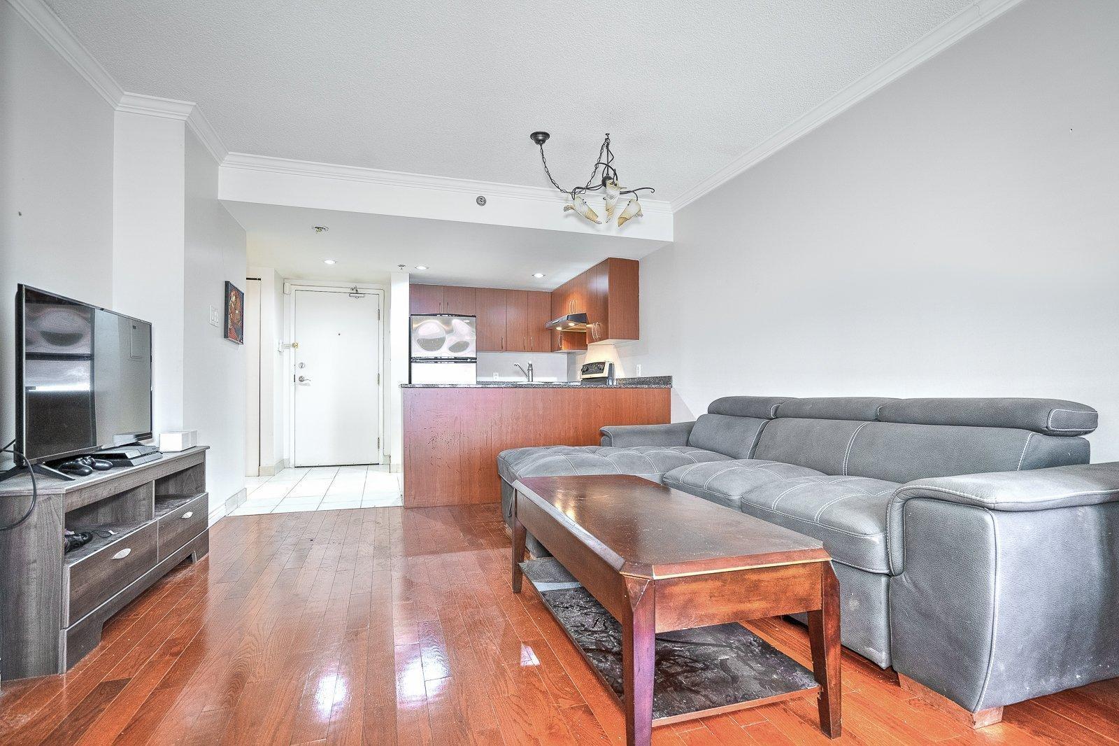 









88


Rue Charlotte

, 414,
Montréal (Ville-Marie),




QC
H2X4E2

