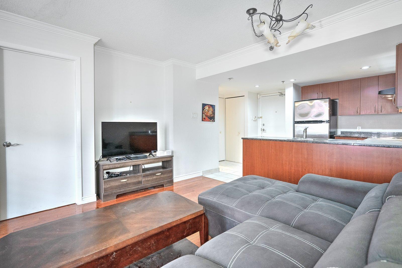









88


Rue Charlotte

, 414,
Montréal (Ville-Marie),




QC
H2X4E2


