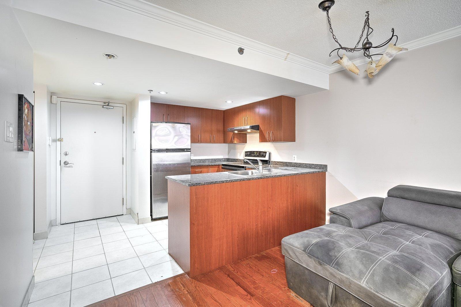 









88


Rue Charlotte

, 414,
Montréal (Ville-Marie),




QC
H2X4E2

