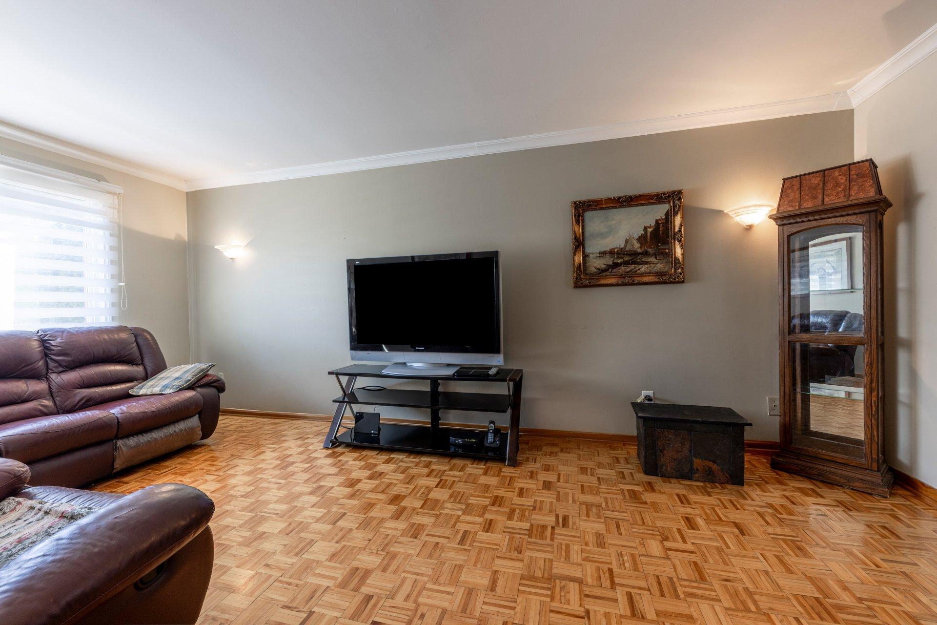 









8500


Av. François-Blanchard

,
Montréal (Rivière-des-Prairies/Pointe-aux-Trembles),




QC
H1E4X1

