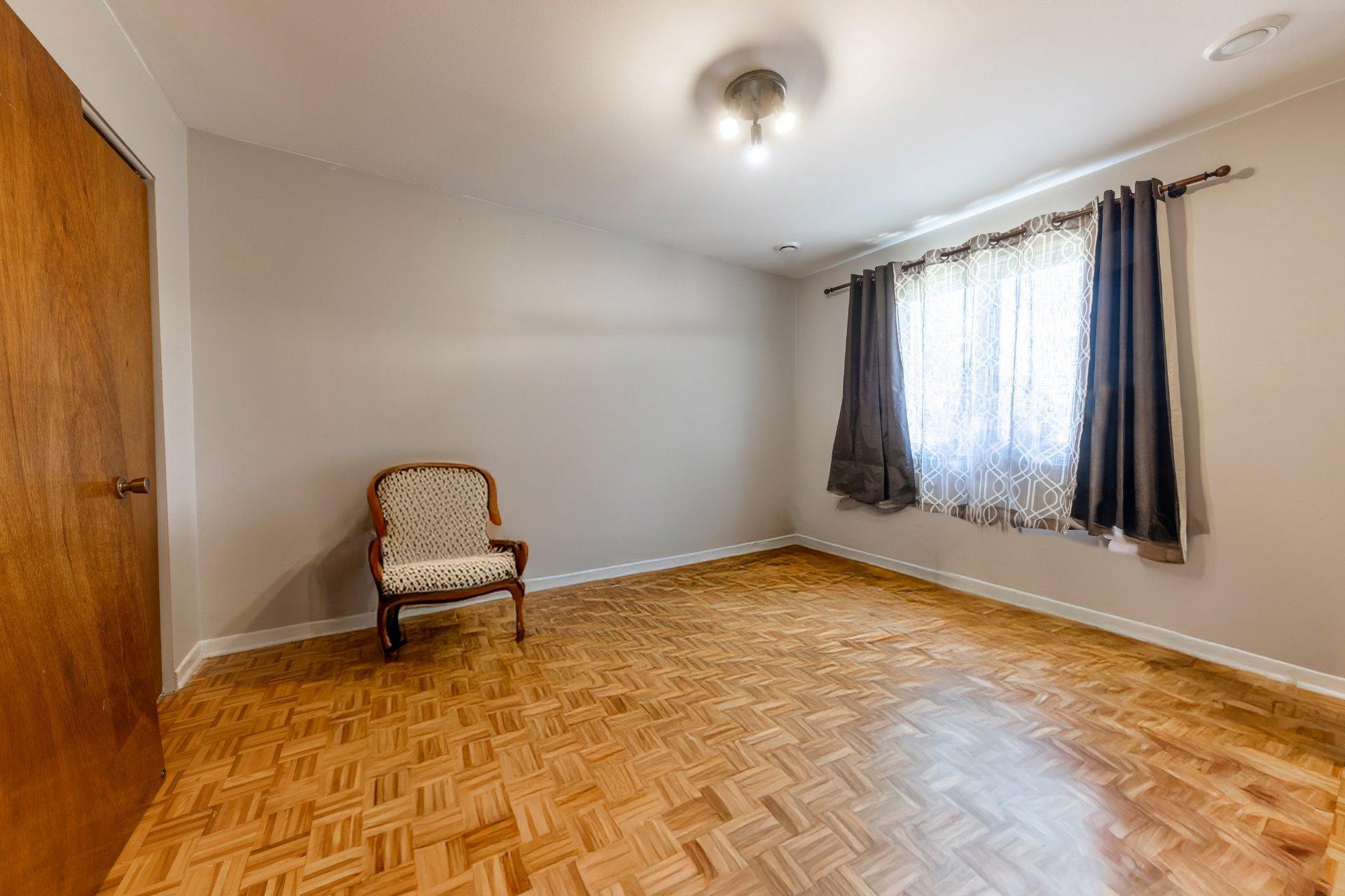 









8500


Av. François-Blanchard

,
Montréal (Rivière-des-Prairies/Pointe-aux-Trembles),




QC
H1E4X1

