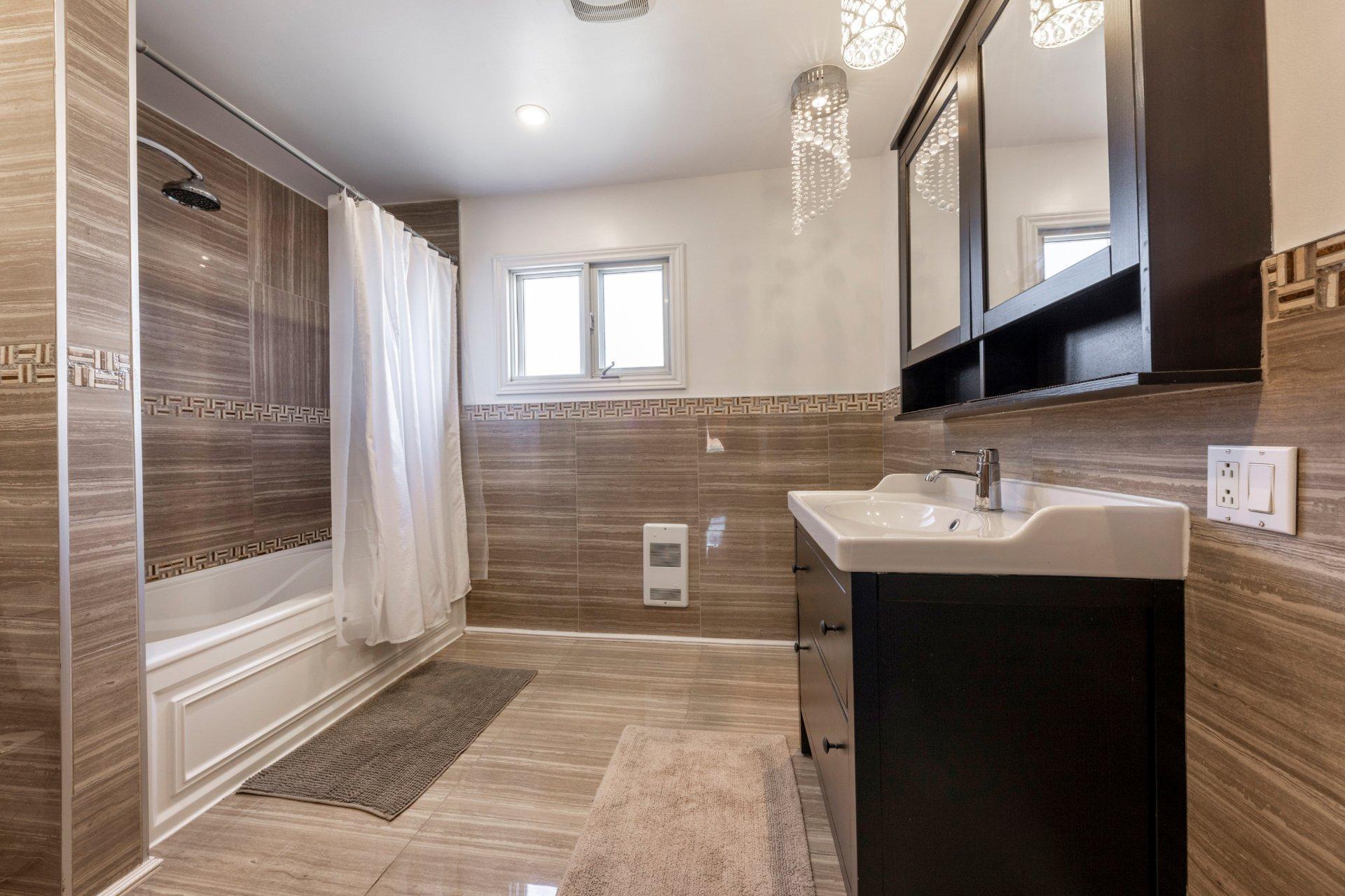 









8500


Av. François-Blanchard

,
Montréal (Rivière-des-Prairies/Pointe-aux-Trembles),




QC
H1E4X1

