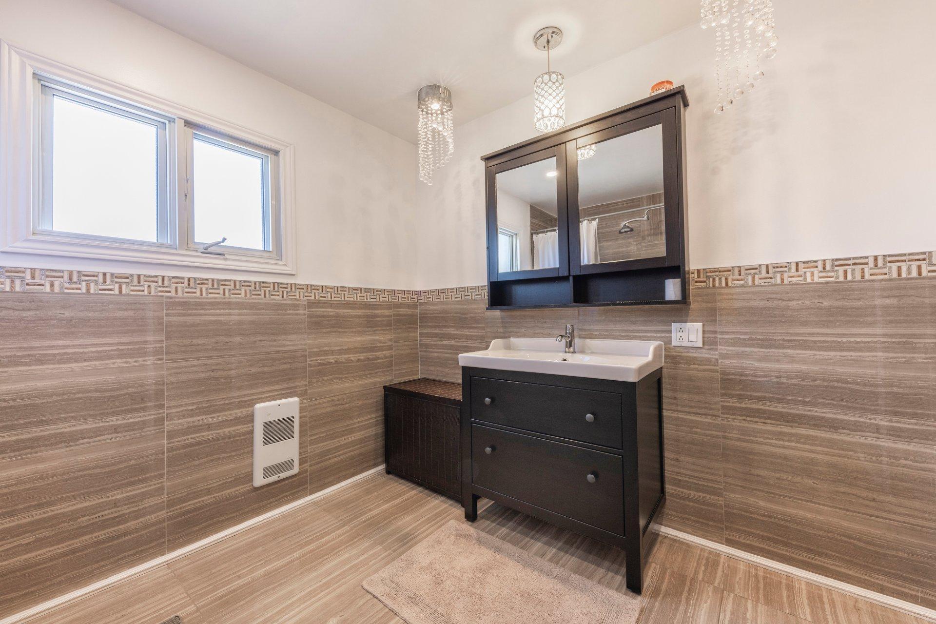 









8500


Av. François-Blanchard

,
Montréal (Rivière-des-Prairies/Pointe-aux-Trembles),




QC
H1E4X1

