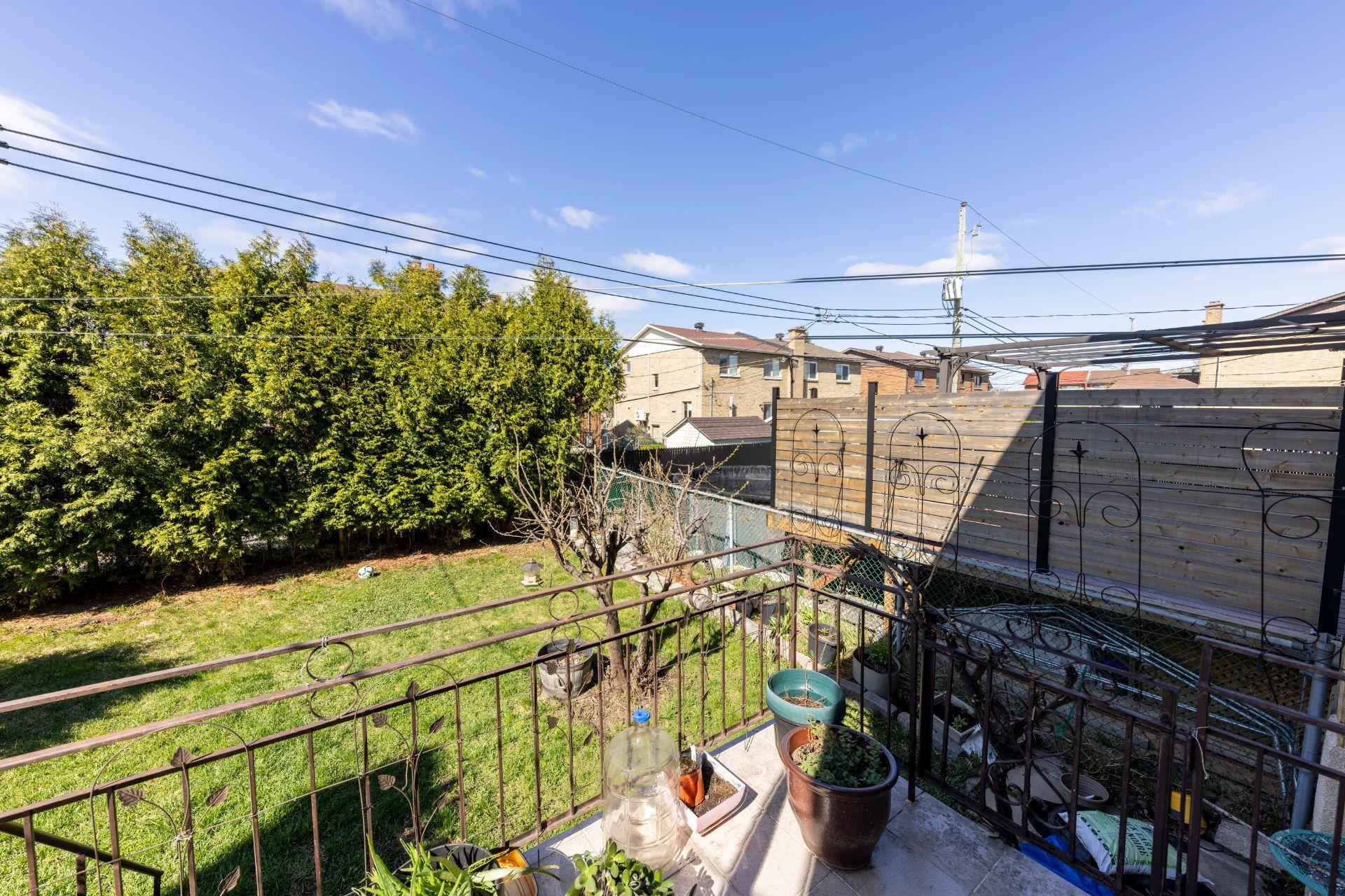 









8500


Av. François-Blanchard

,
Montréal (Rivière-des-Prairies/Pointe-aux-Trembles),




QC
H1E4X1

