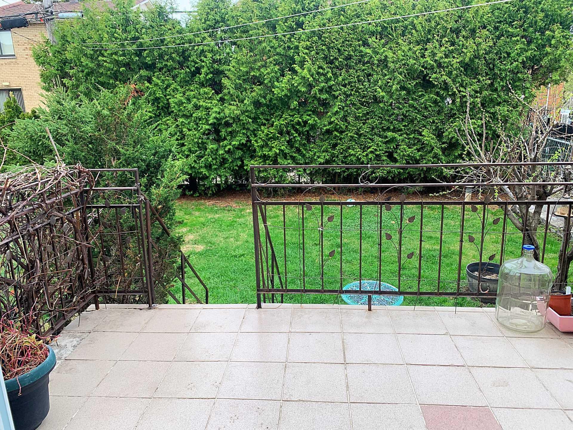 









8500


Av. François-Blanchard

,
Montréal (Rivière-des-Prairies/Pointe-aux-Trembles),




QC
H1E4X1

