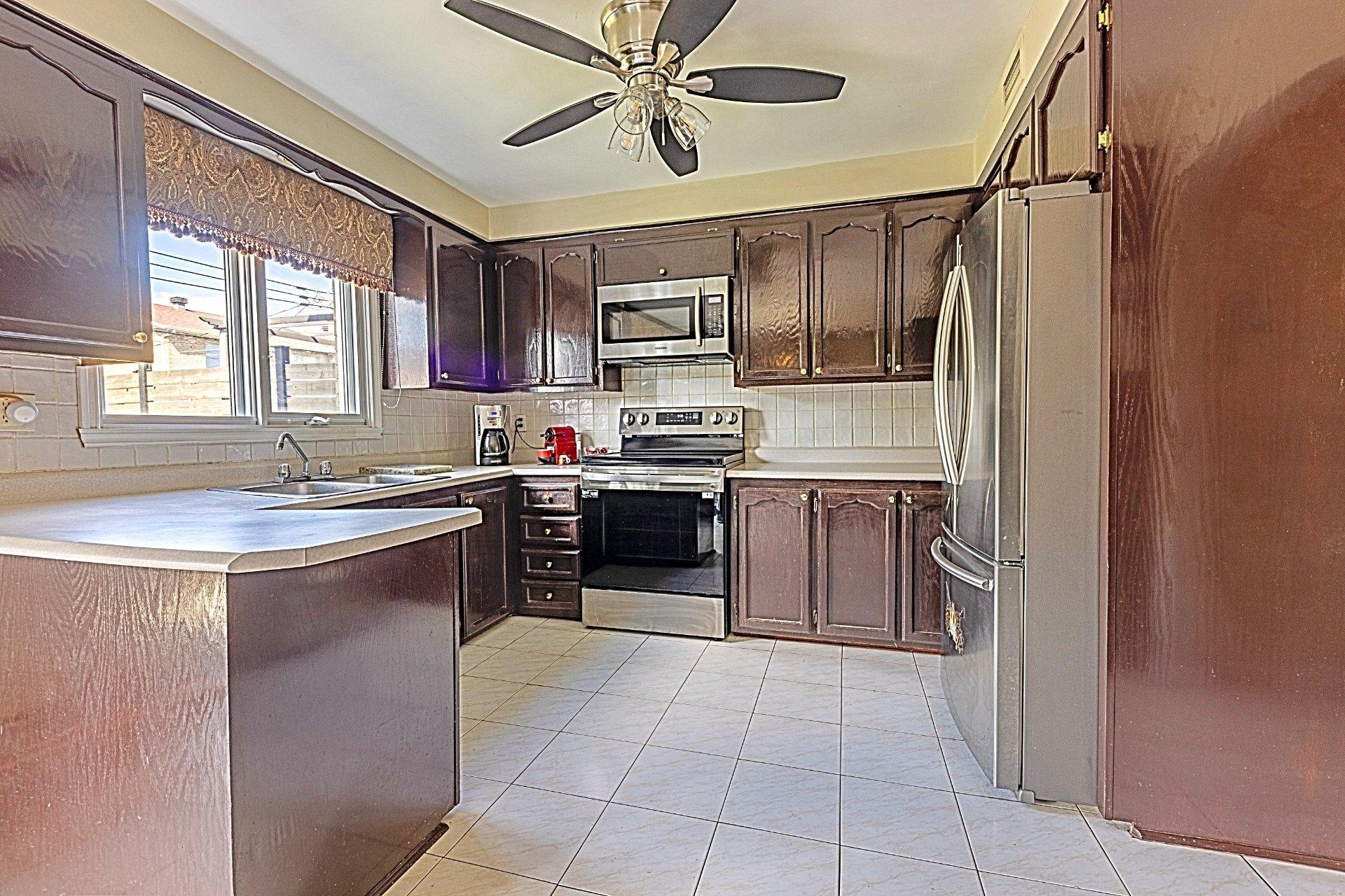 









8500


Av. François-Blanchard

,
Montréal (Rivière-des-Prairies/Pointe-aux-Trembles),




QC
H1E4X1

