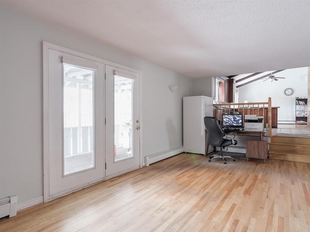 












284 North River Road

,
Charlottetown,




PE
C1A 3L8

