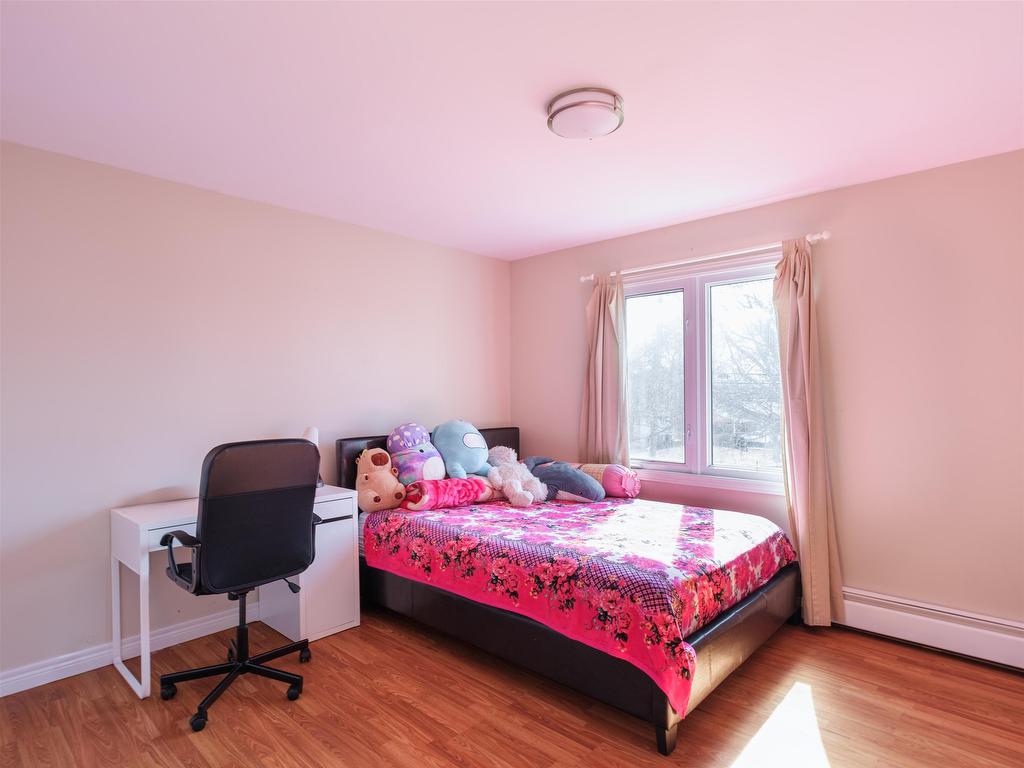 












284 North River Road

,
Charlottetown,




PE
C1A 3L8

