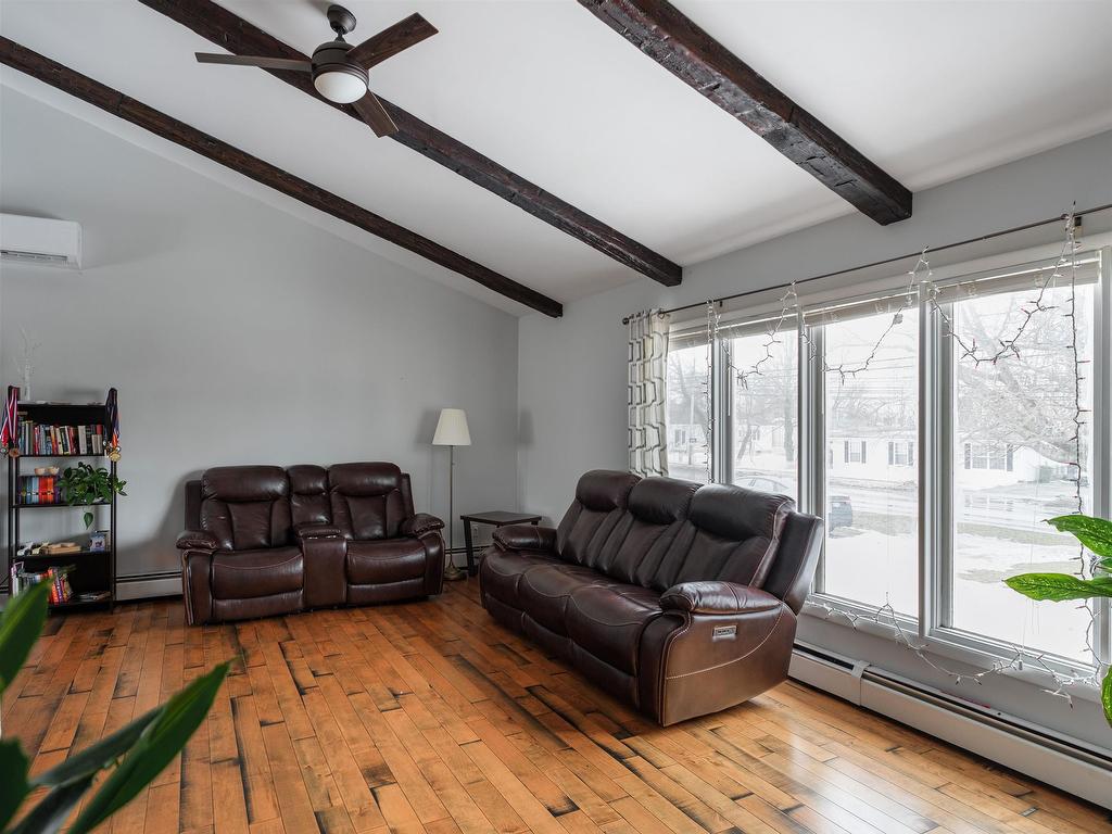 












284 North River Road

,
Charlottetown,




PE
C1A 3L8

