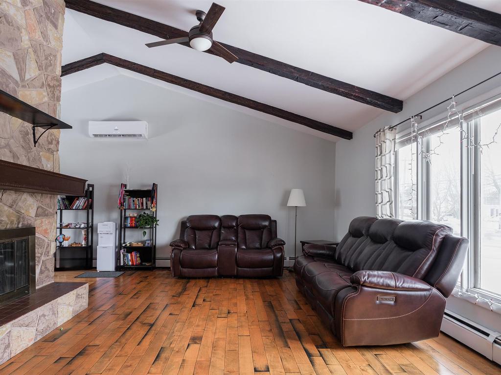 












284 North River Road

,
Charlottetown,




PE
C1A 3L8

