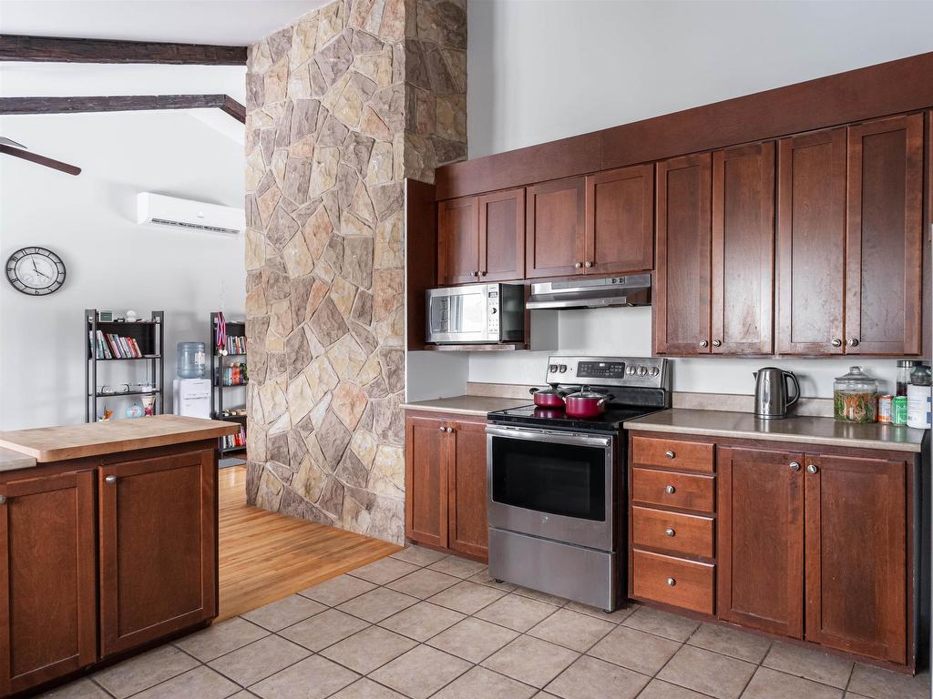 












284 North River Road

,
Charlottetown,




PE
C1A 3L8

