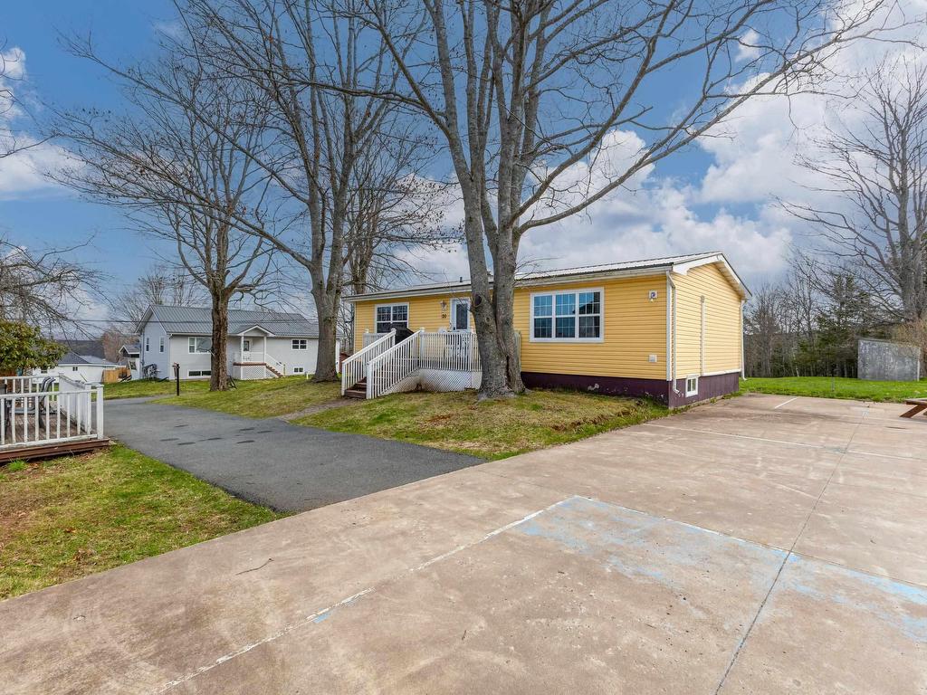 












20 Cook Street

,
Truro,




NS
B2N 2E4

