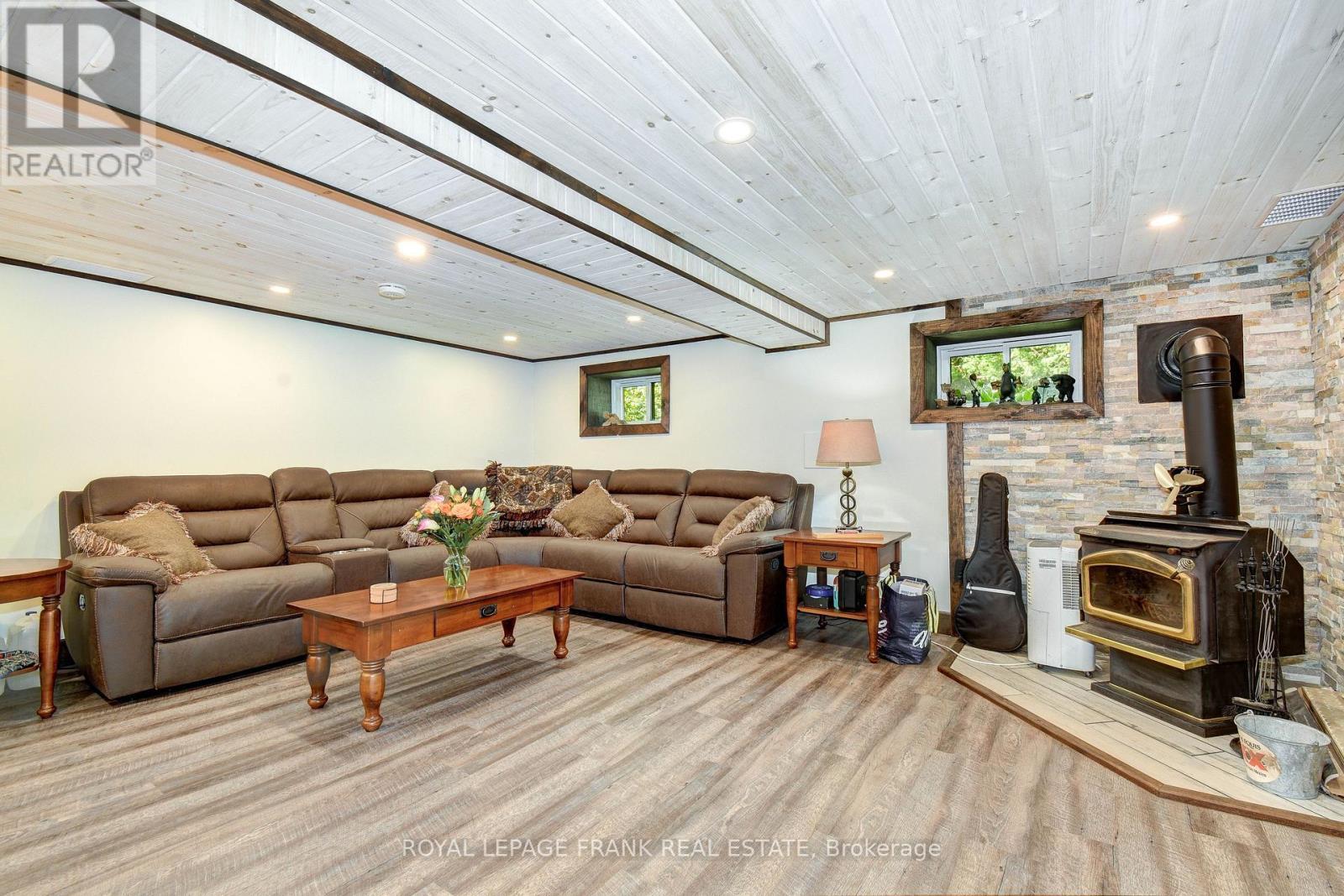 












1031 CALDER LANE

,
Highlands East (Cardiff Ward),




Ontario
K0L1C0

