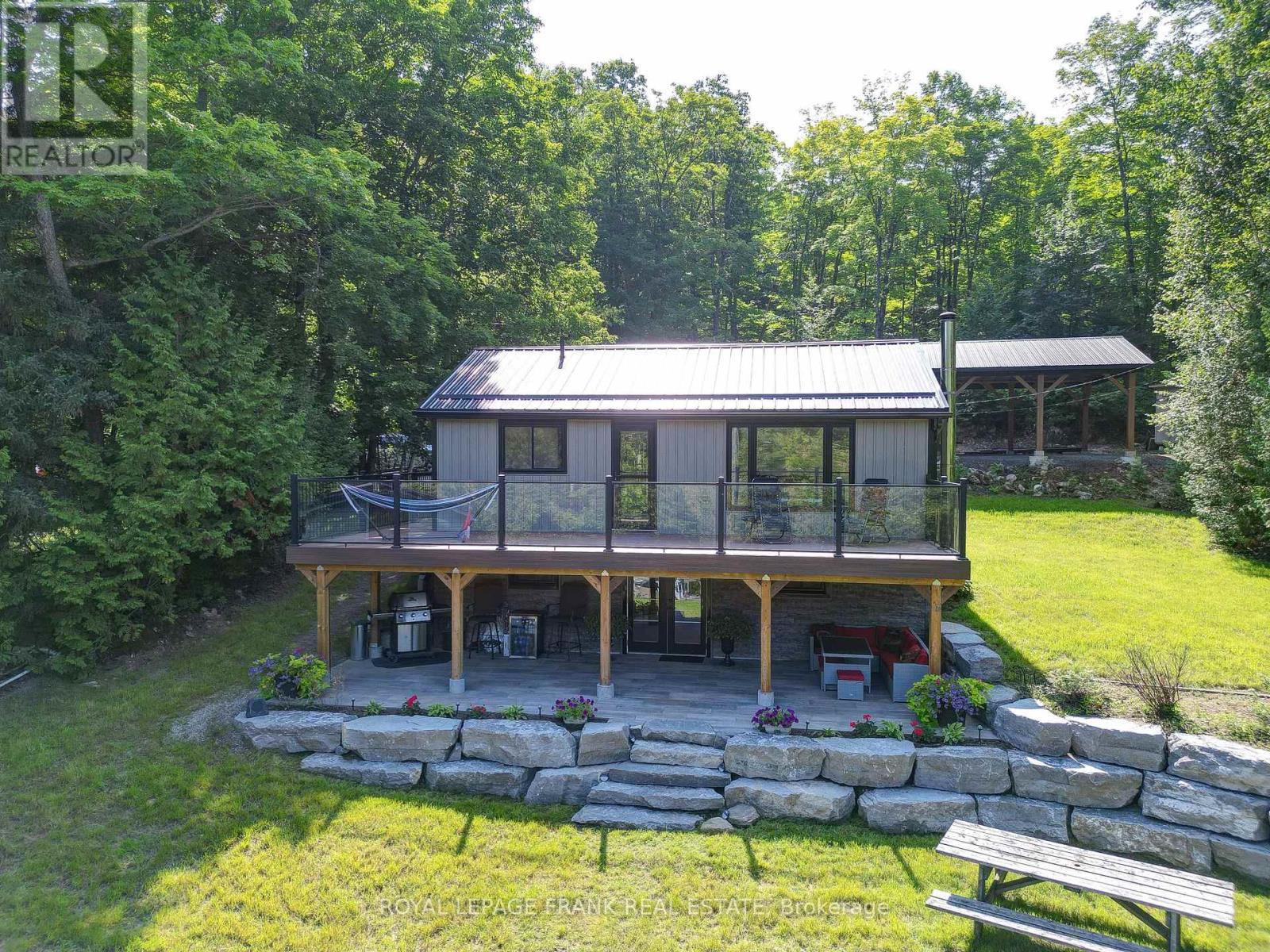 












1031 CALDER LANE

,
Highlands East (Cardiff Ward),




Ontario
K0L1C0

