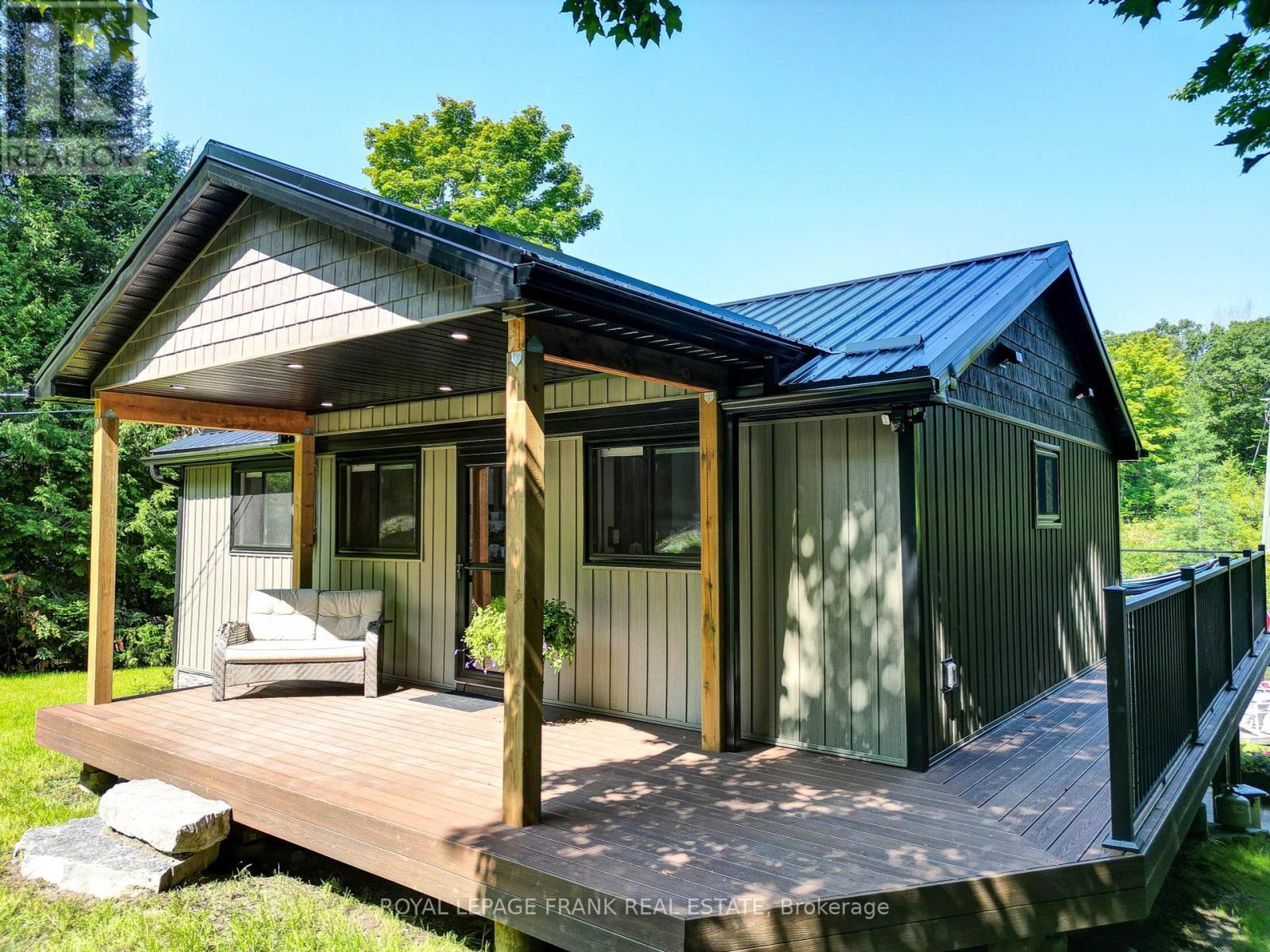 












1031 CALDER LANE

,
Highlands East (Cardiff Ward),




Ontario
K0L1C0

