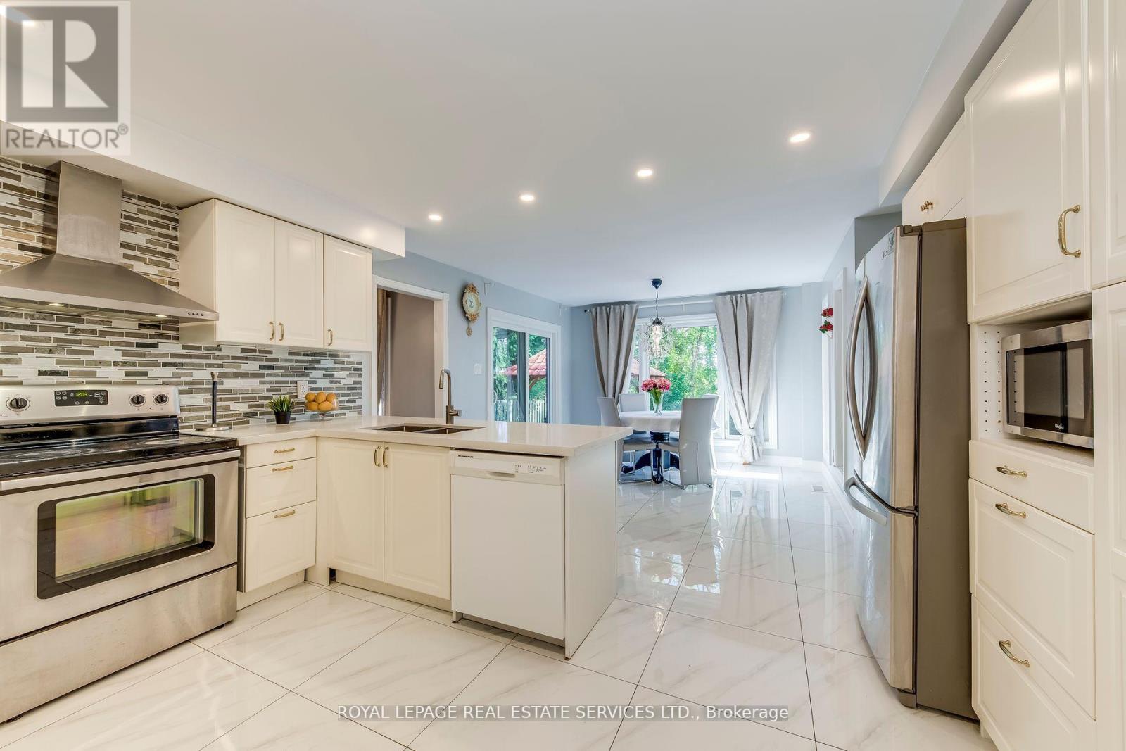 












335 QUEEN STREET S

,
Mississauga,




Ontario
L5M1M3

