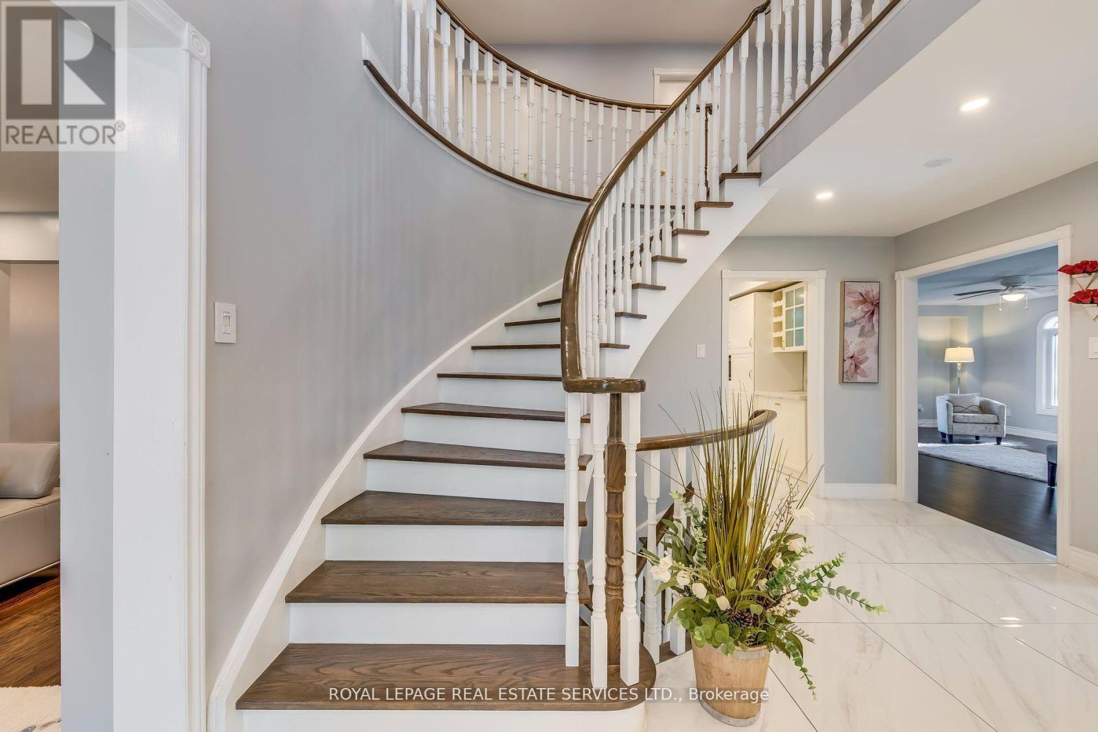 












335 QUEEN STREET S

,
Mississauga,




Ontario
L5M1M3

