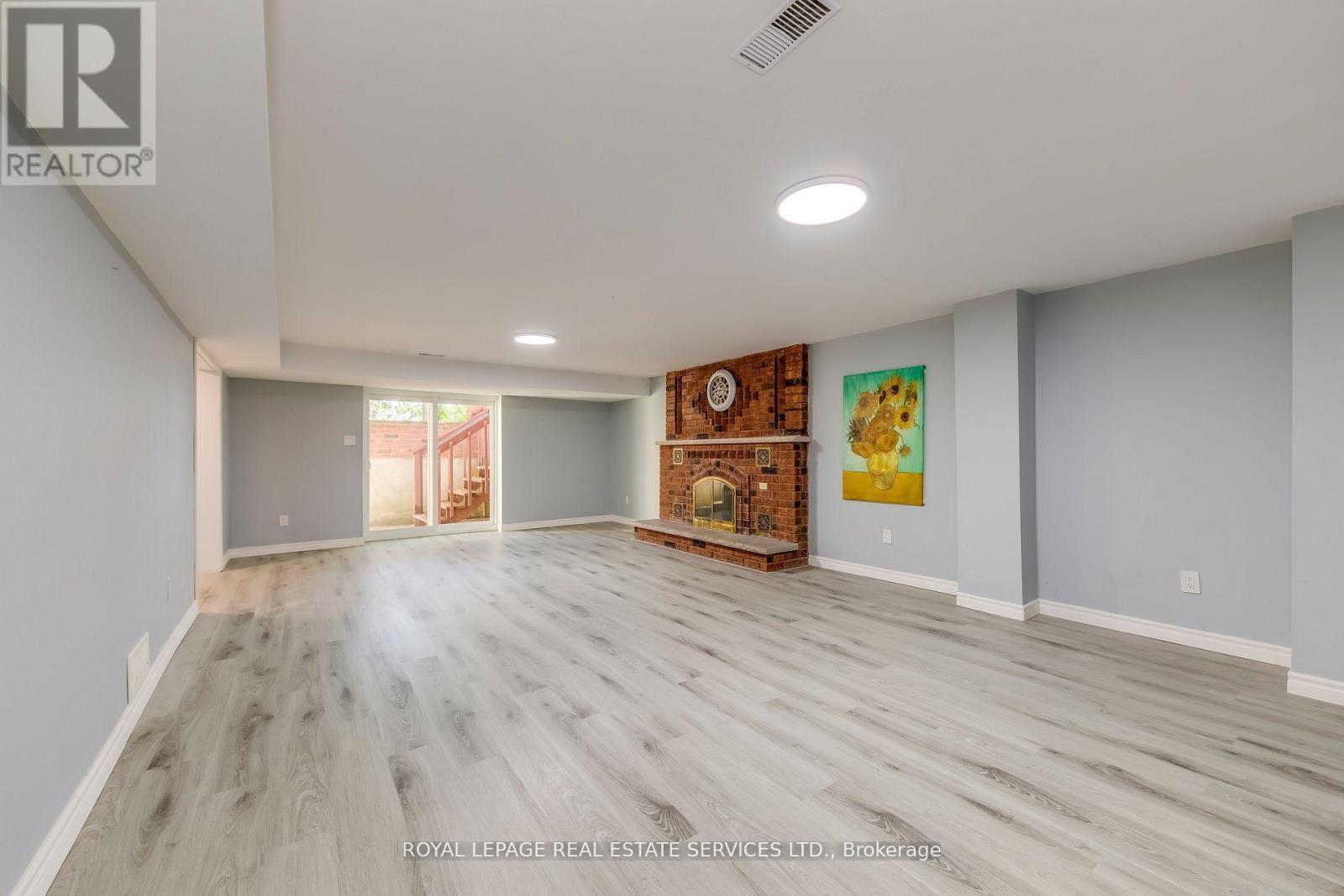 












335 QUEEN STREET S

,
Mississauga,




Ontario
L5M1M3

