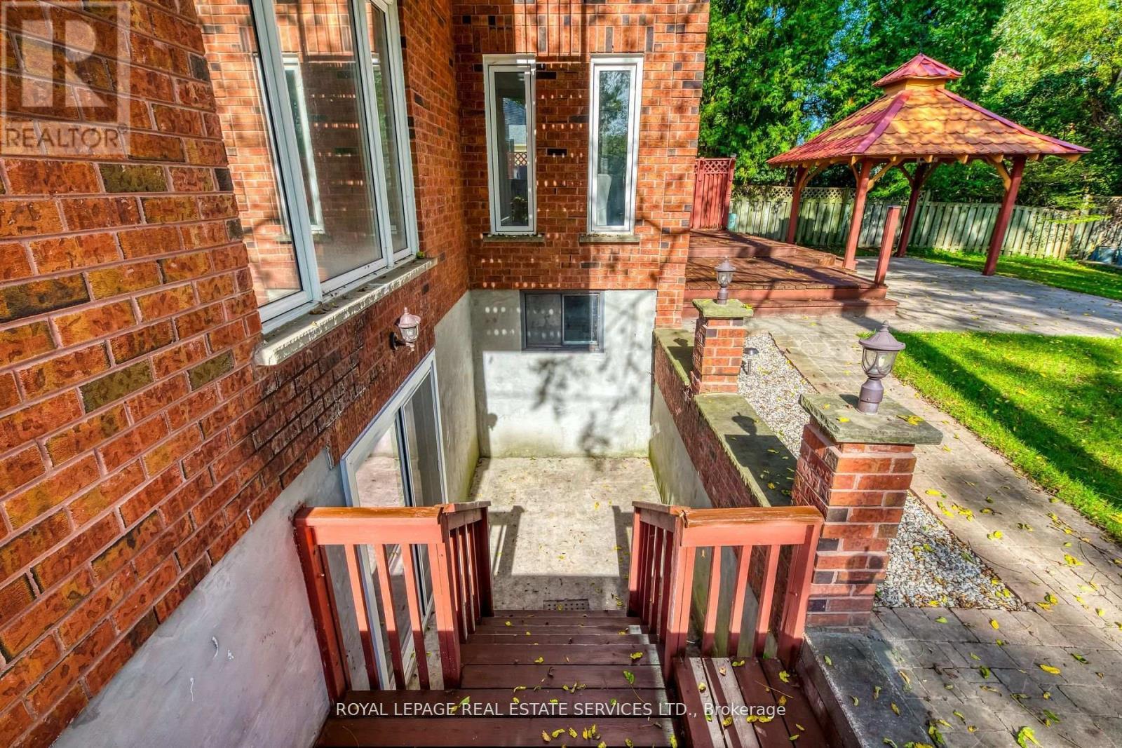 












335 QUEEN STREET S

,
Mississauga,




Ontario
L5M1M3

