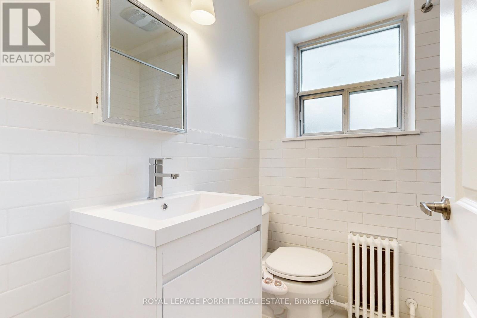 












1 - 149 ALDERBRAE AVENUE

,
Toronto,




Ontario
M8W4K2

