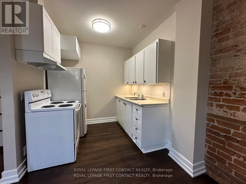 












1 - 44 TORONTO STREET

,
Barrie,




Ontario
L4N1T9

