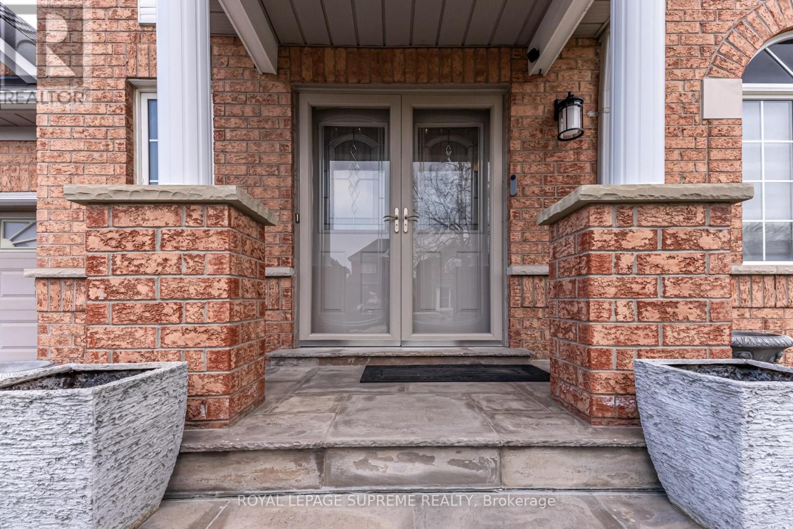 












34 PURDY CRESCENT

,
Toronto,




Ontario
M9N3X7

