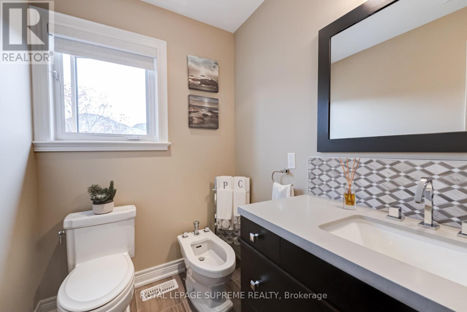 












34 PURDY CRESCENT

,
Toronto,




Ontario
M9N3X7

