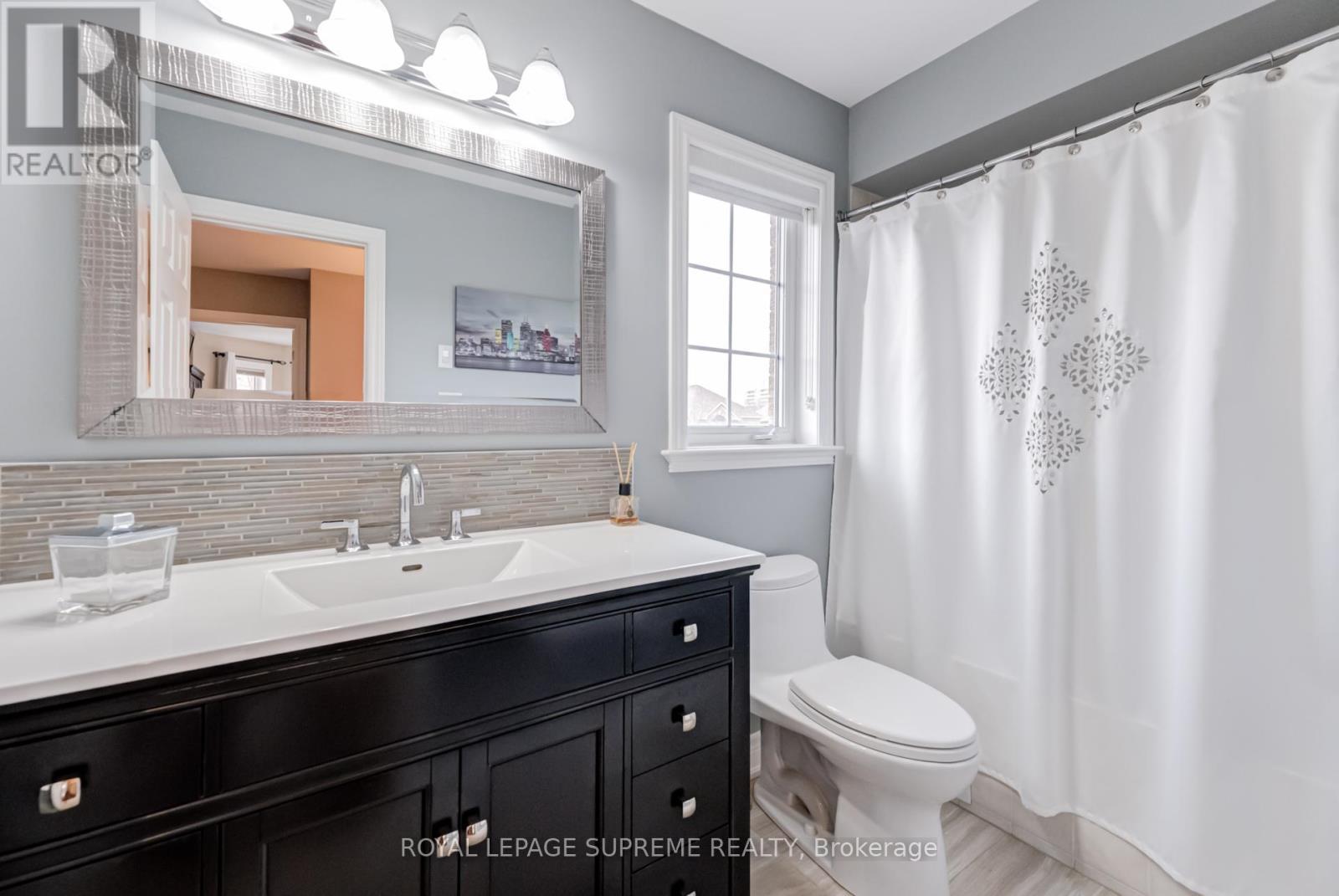 












34 PURDY CRESCENT

,
Toronto,




Ontario
M9N3X7

