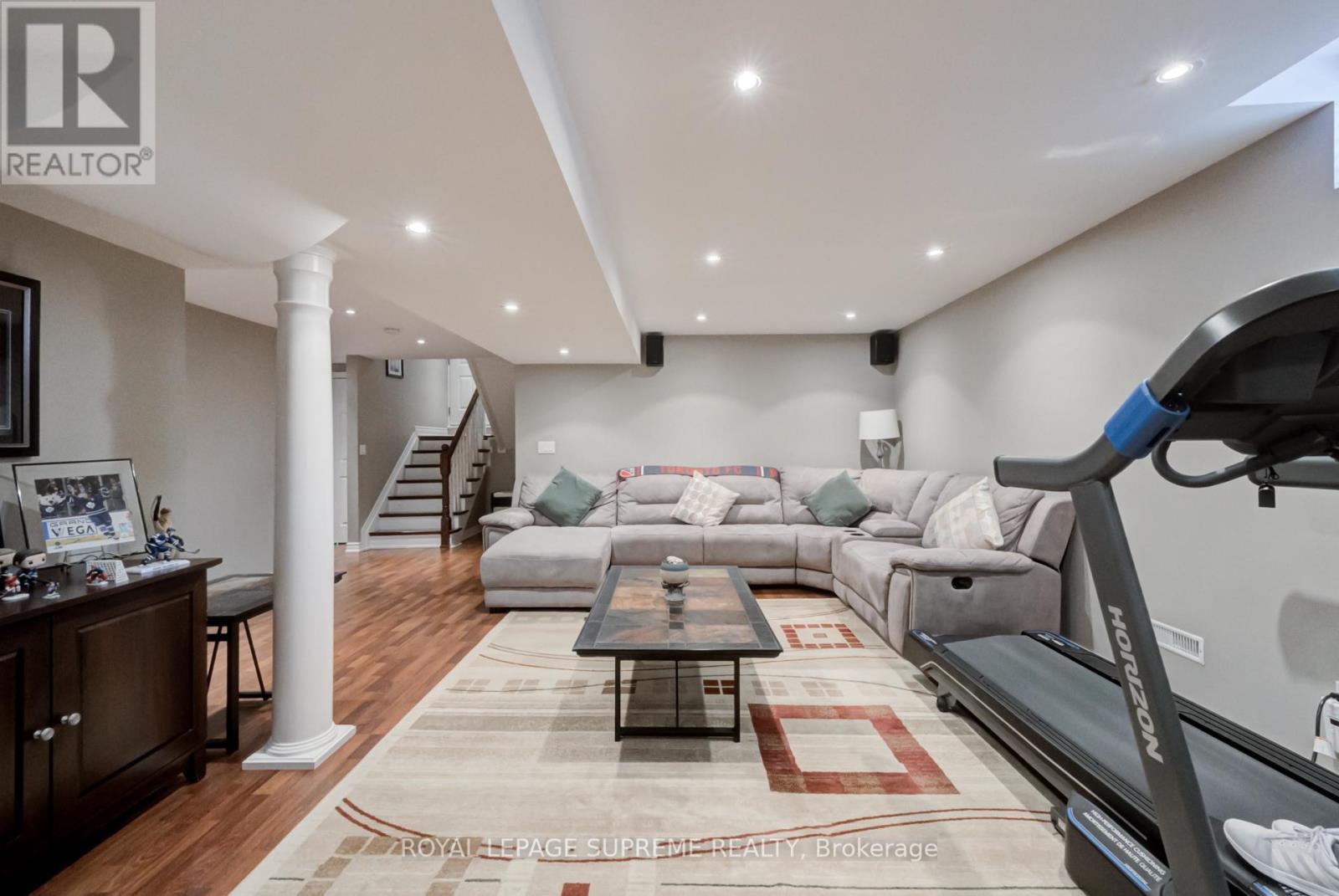 












34 PURDY CRESCENT

,
Toronto,




Ontario
M9N3X7

