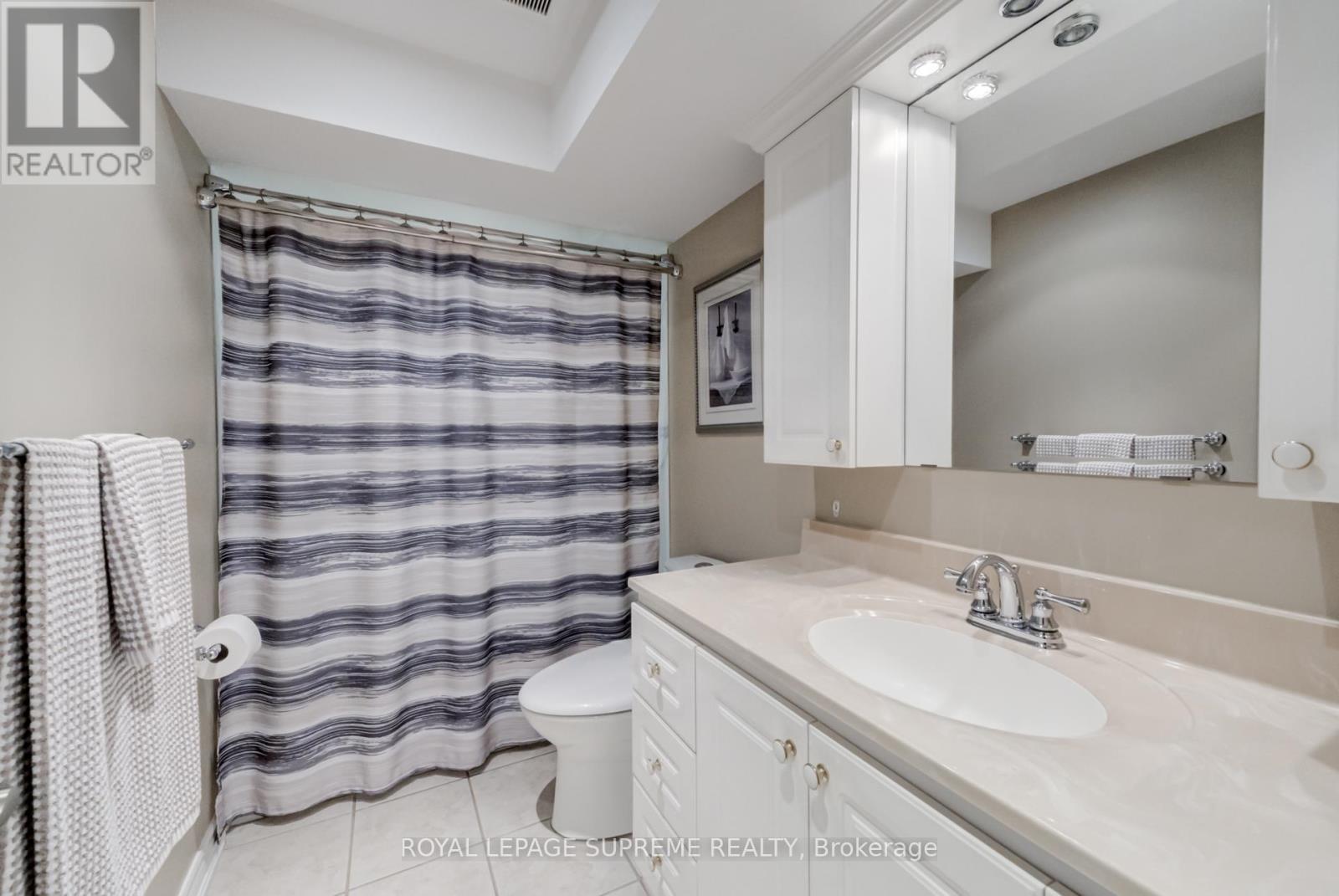 












34 PURDY CRESCENT

,
Toronto,




Ontario
M9N3X7

